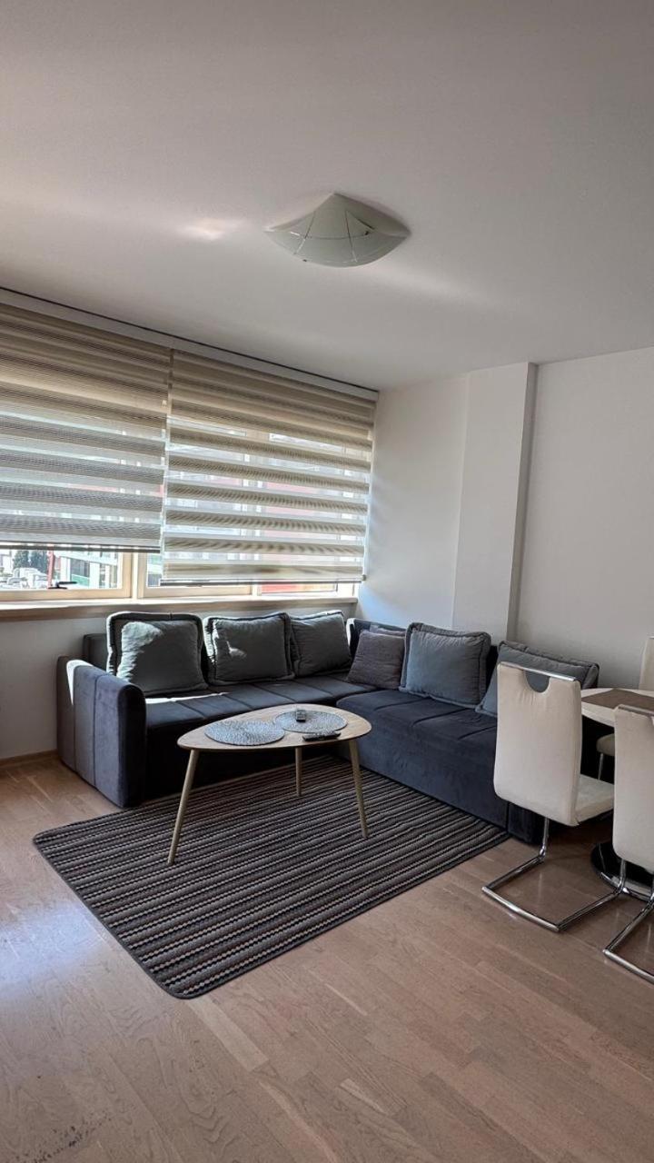 One-Bedroom Apartment with View photo 1