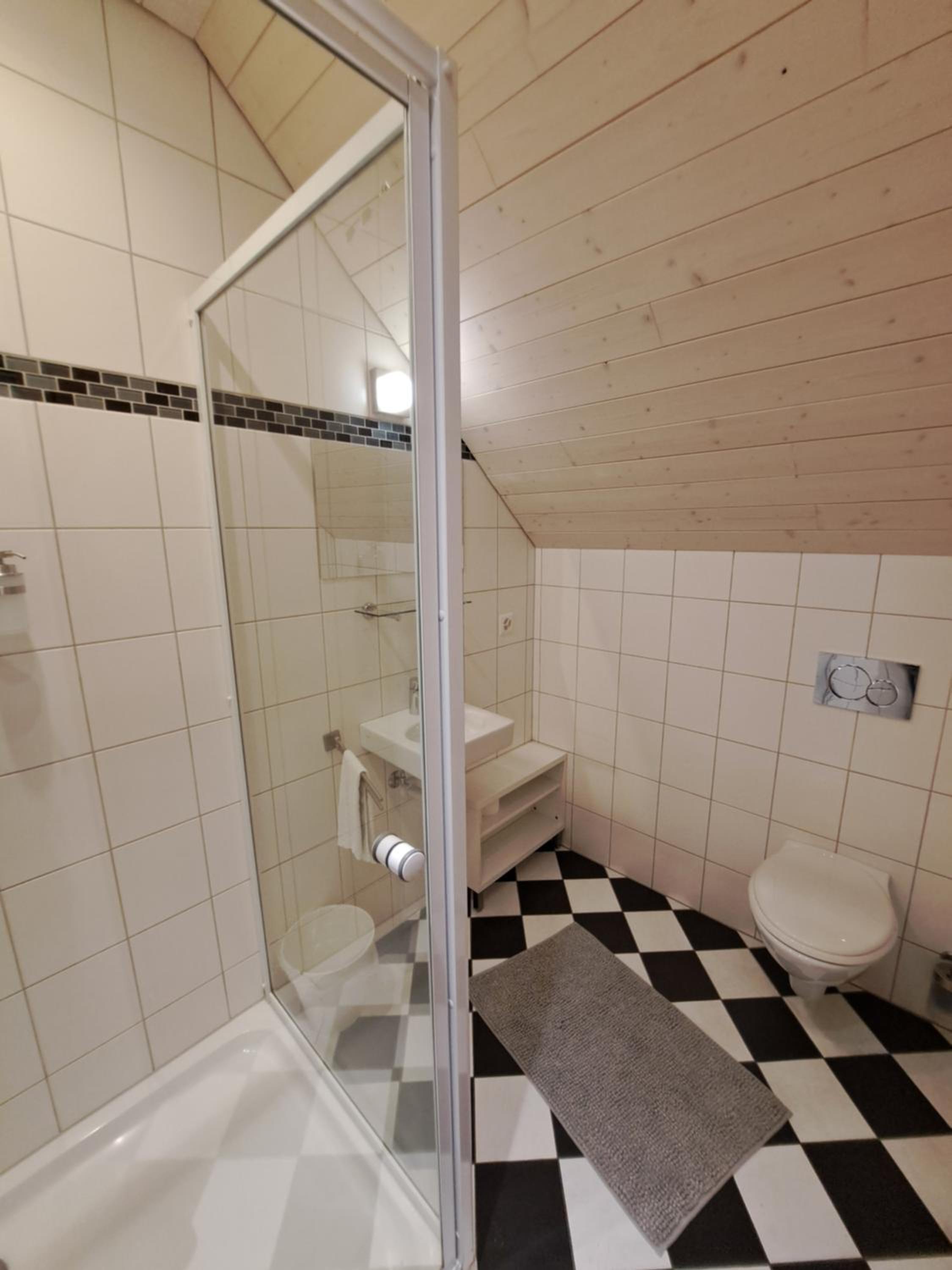 Classic Single Room with Shower photo 2