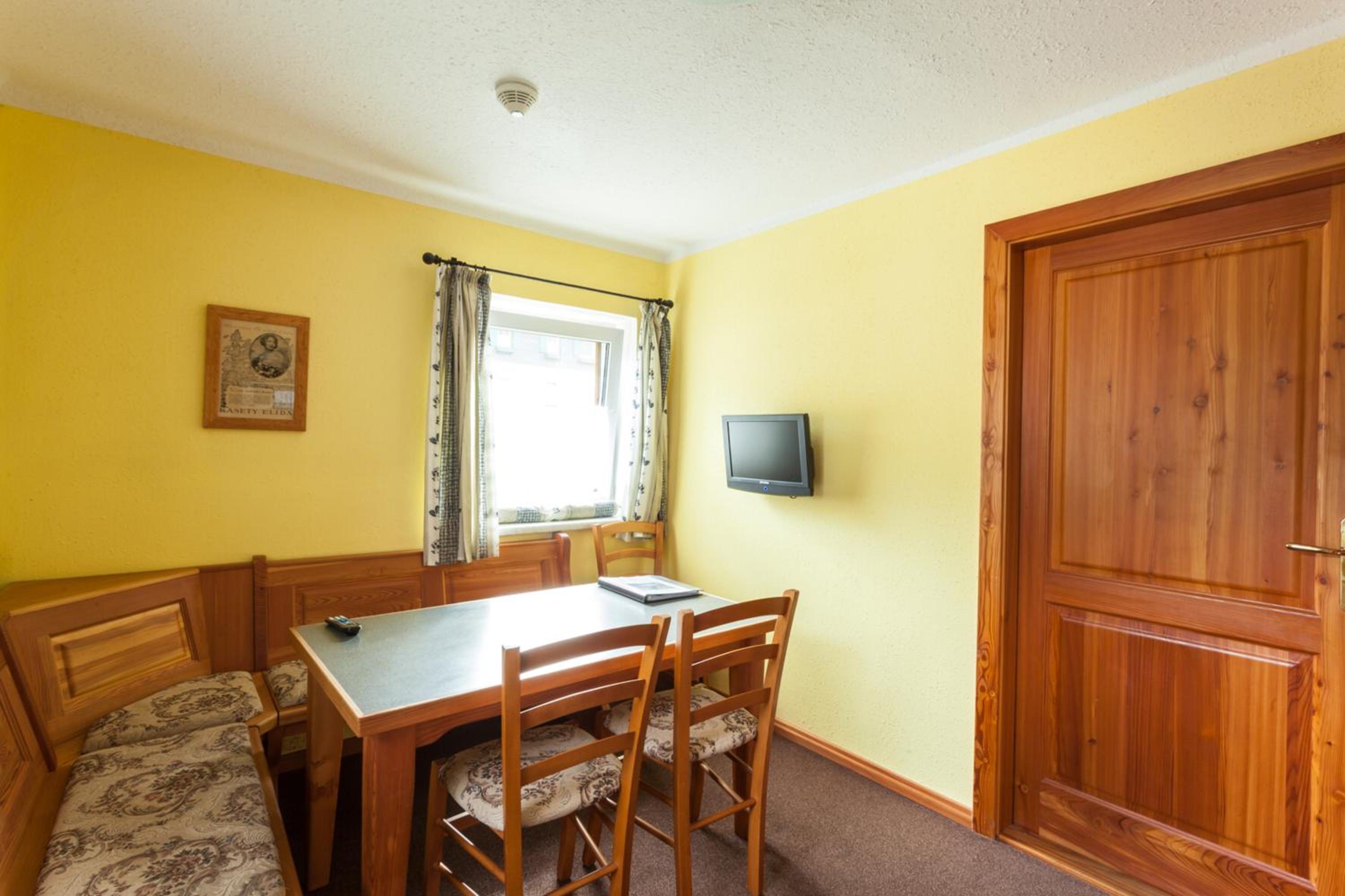 Two-Bedroom Suite - Photo 12