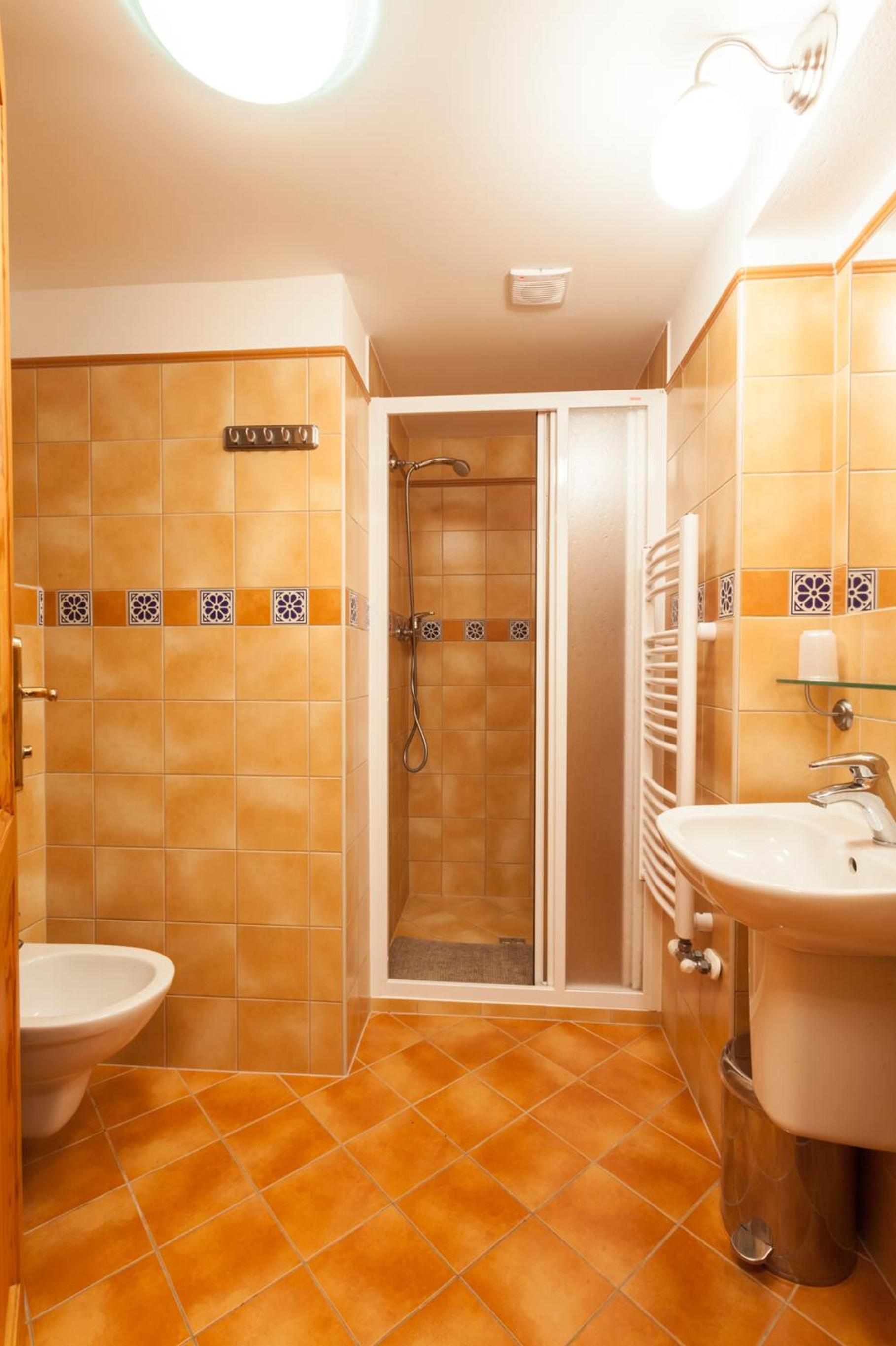 Two-Bedroom Suite - Photo 6