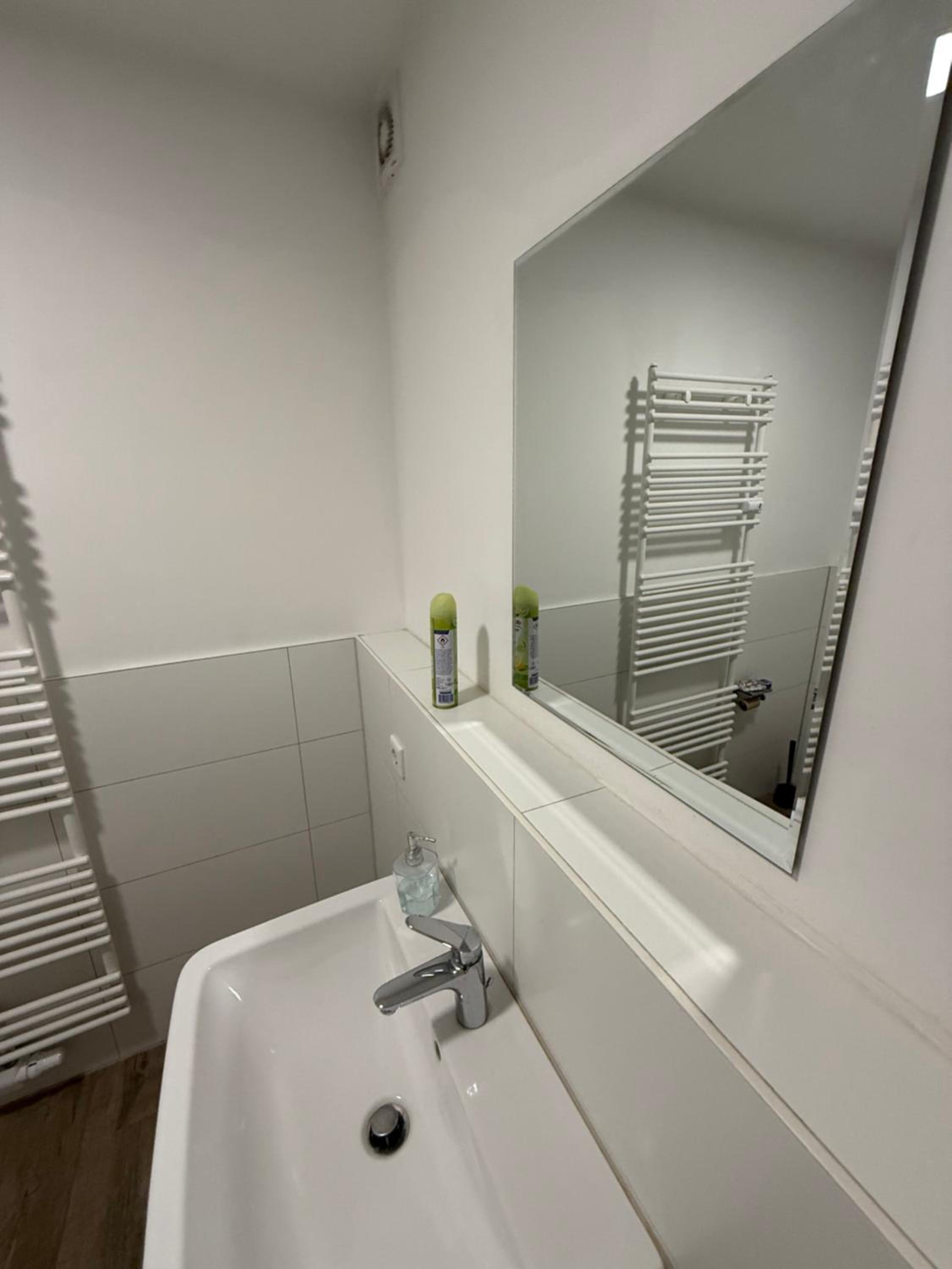Three-Bedroom Apartment - High Floor photo 2