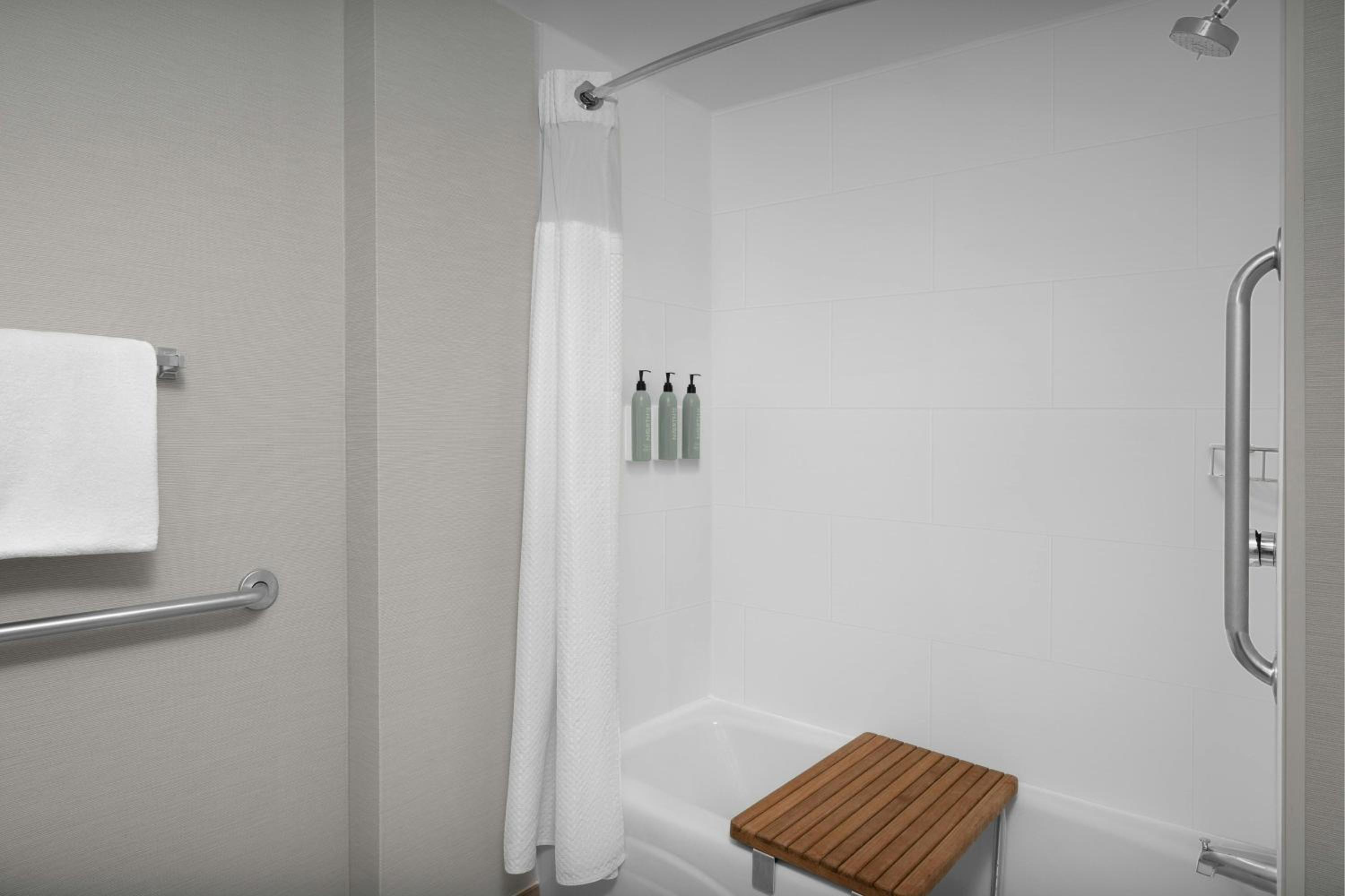 Double Room with Two Double Beds - Hearing Accessible - Photo 8