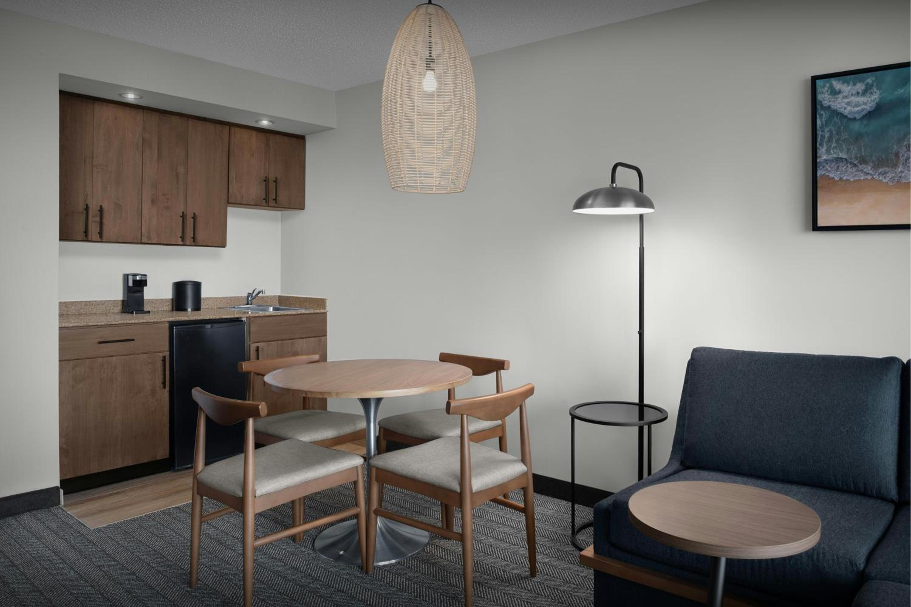 One-Bedroom Corner Double Suite with Sofa Bed and Oceanfront - Hearing Accessible photo 2