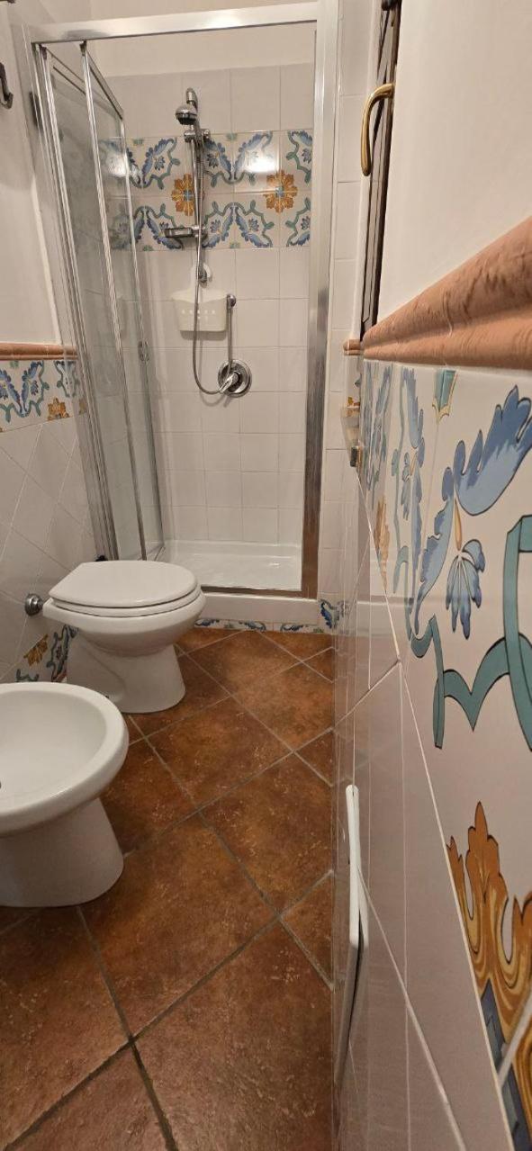 Quadruple Room with Private Bathroom photo 1