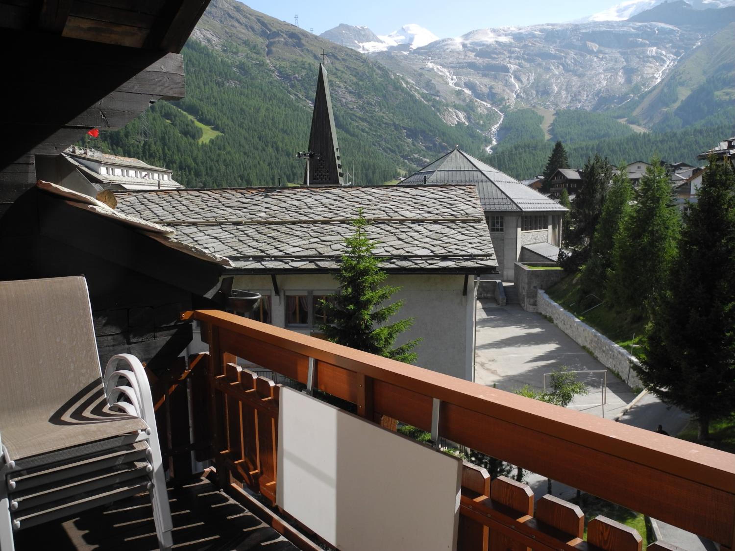Three-Bedroom Apartment with Balcony (5 Adults)  photo 3