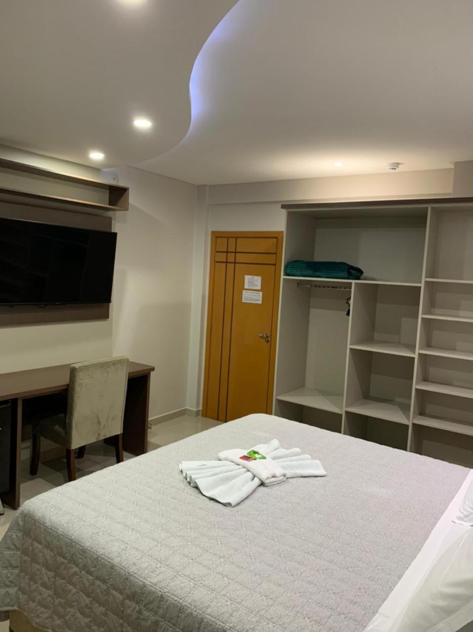 Deluxe King Room photo 3