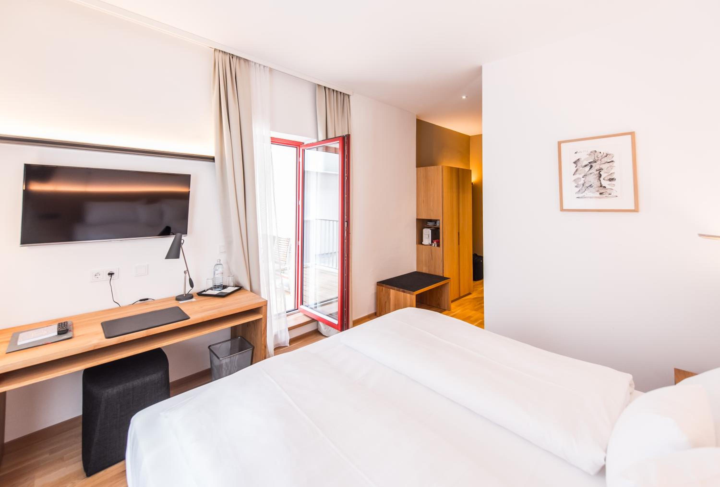 Comfort Double Room with Balcony - Photo 1