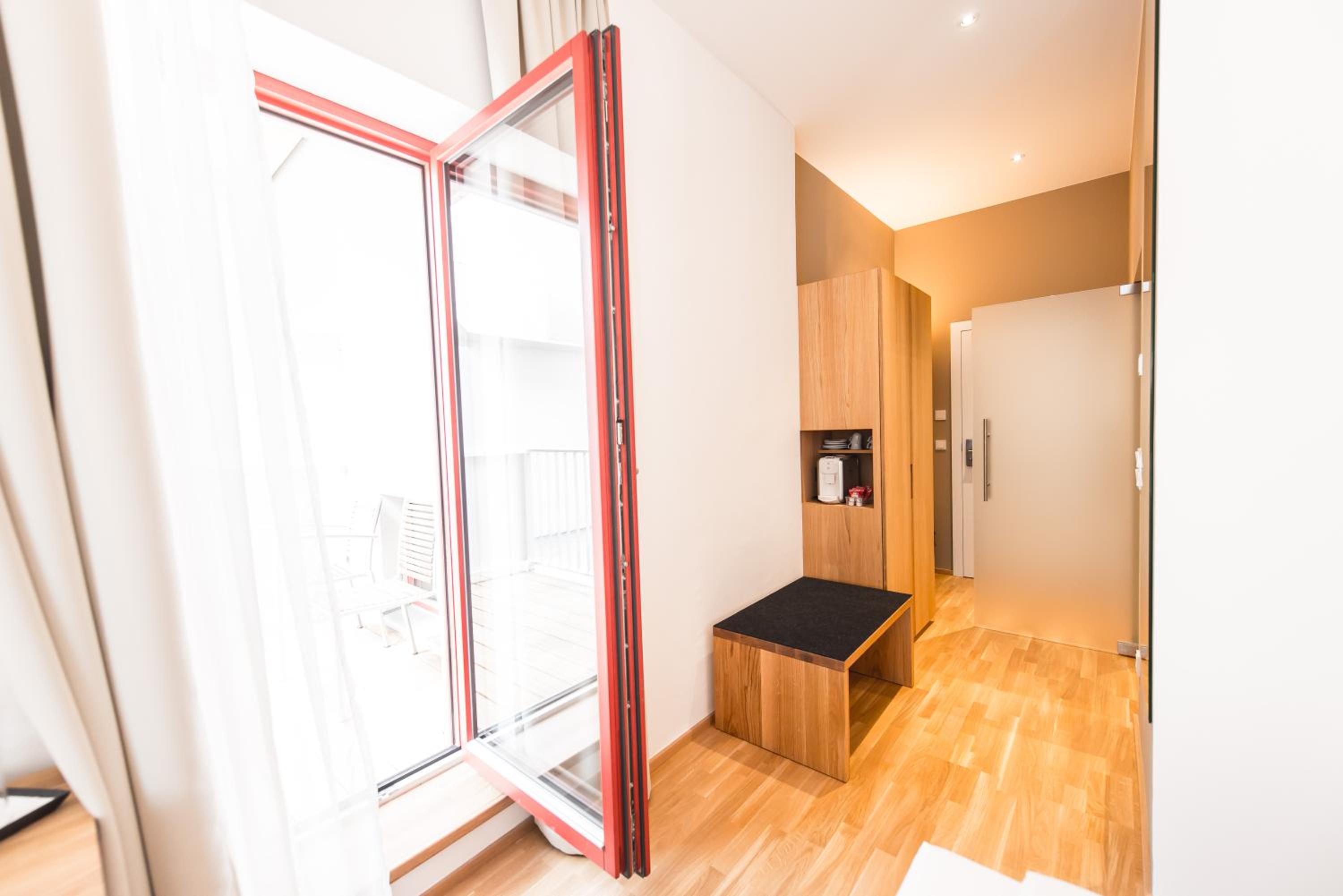 Comfort Double Room with Balcony - Photo 6