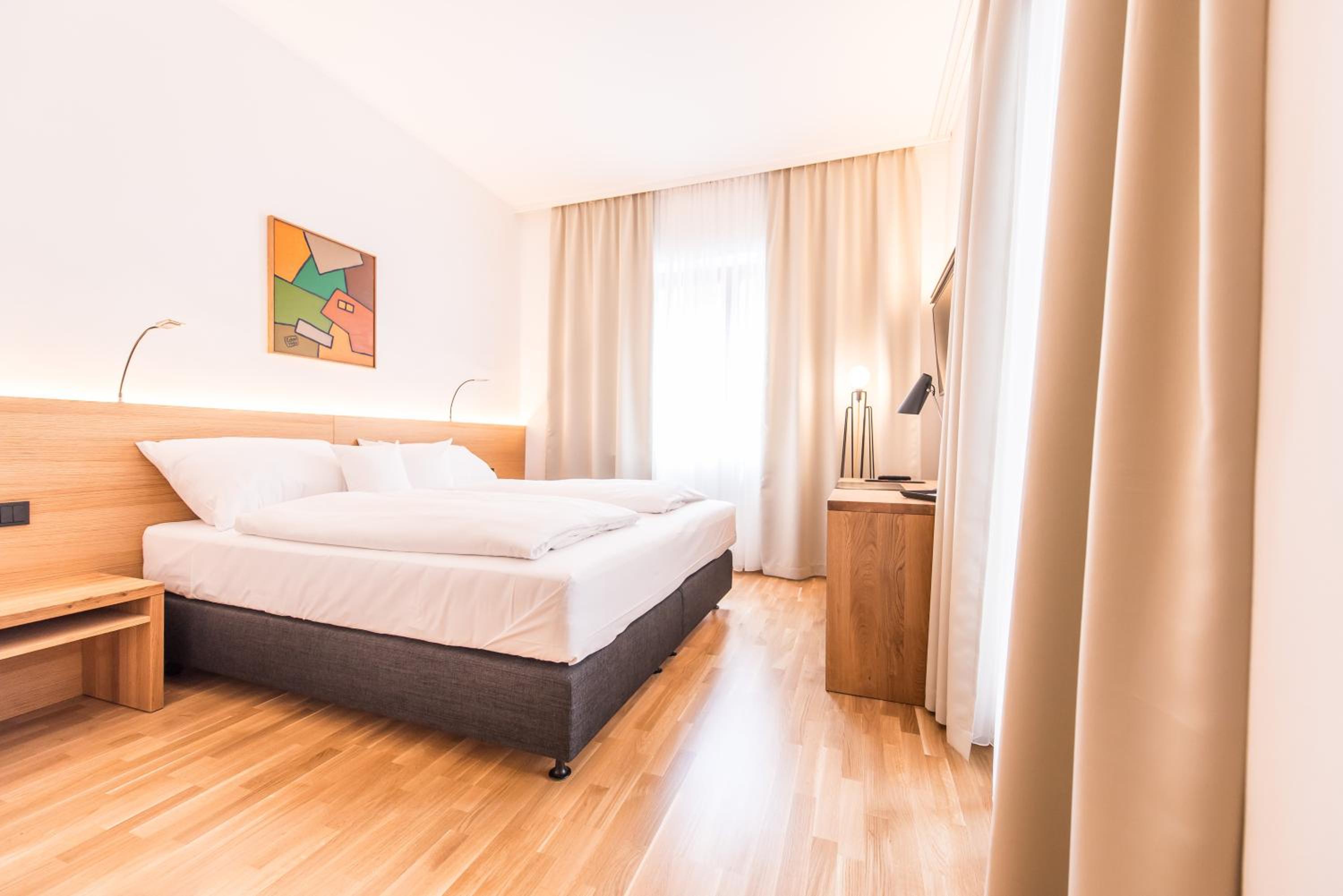 Comfort Double Room with Balcony - Photo 4
