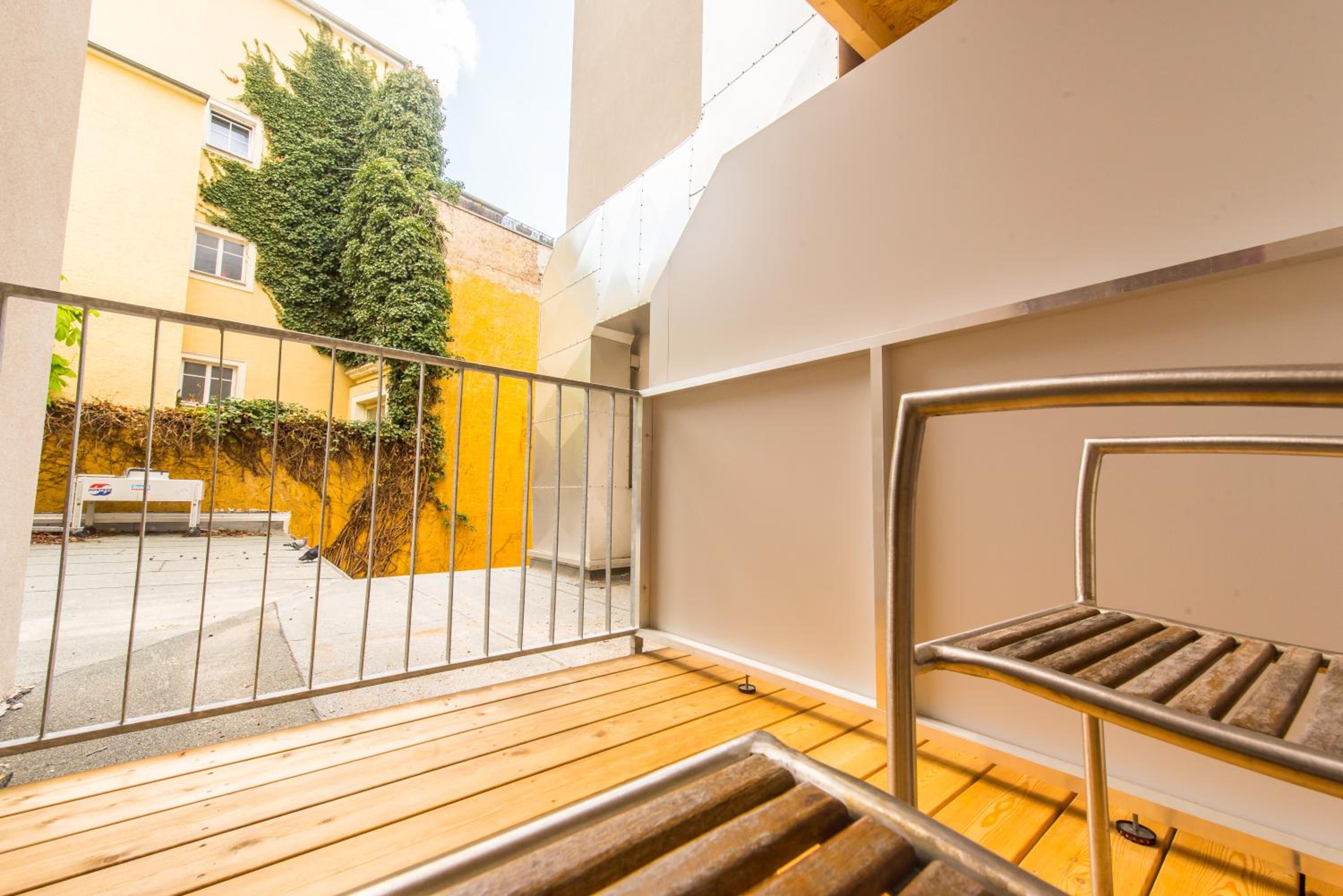 Comfort Double Room with Balcony - Photo 2
