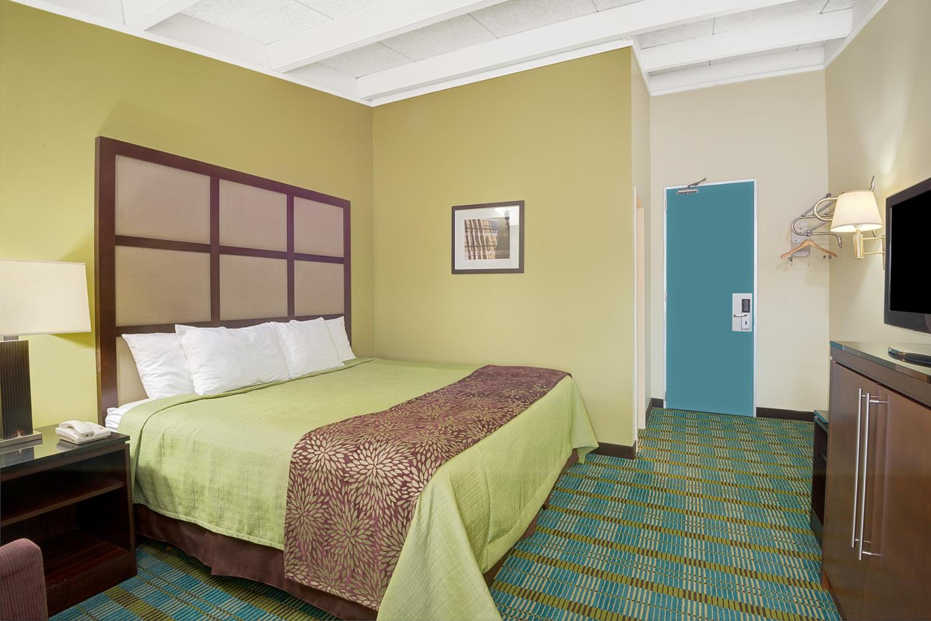 King Room - Non-Smoking - Photo 1
