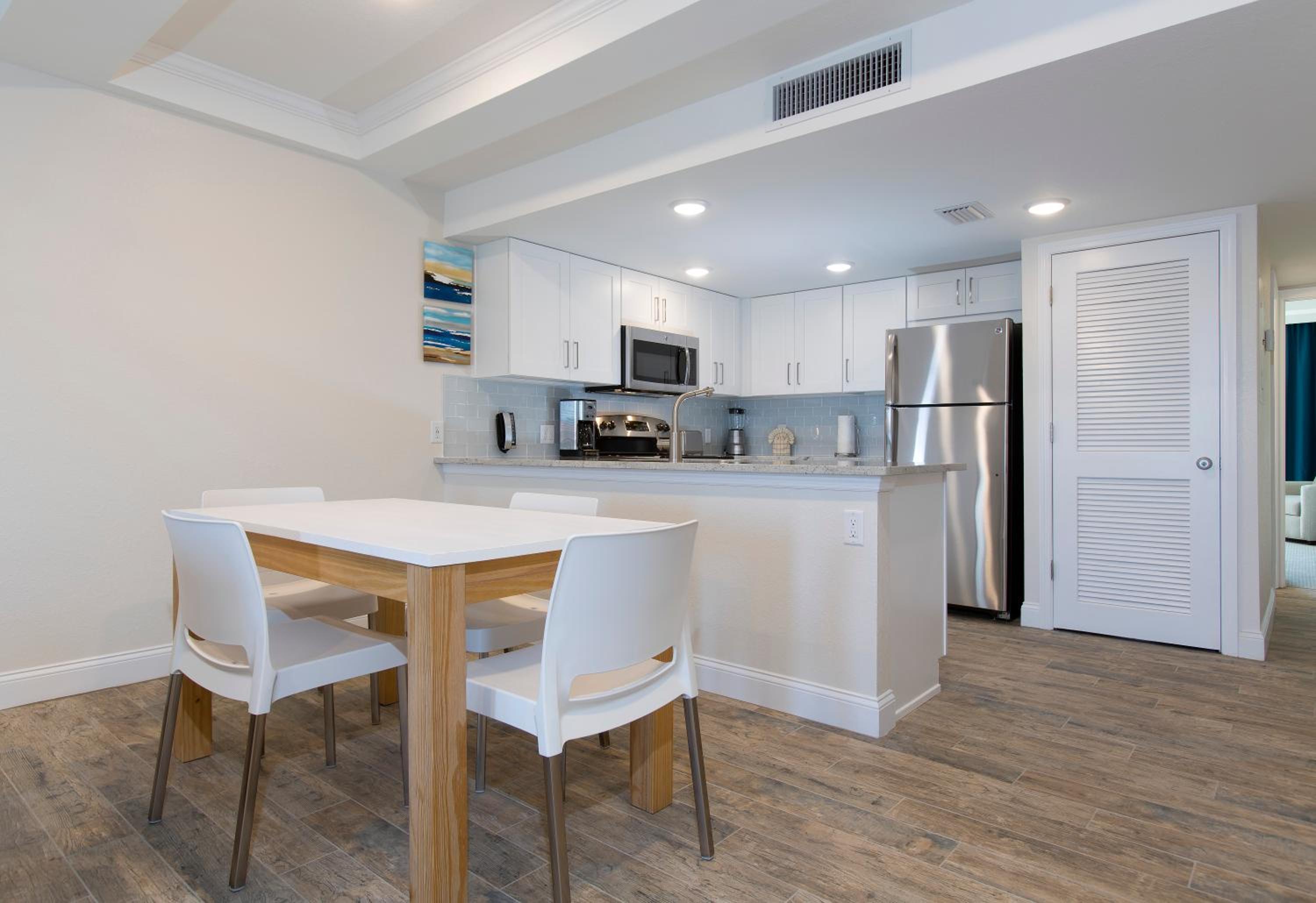 One-Bedroom Suite - Photo 7