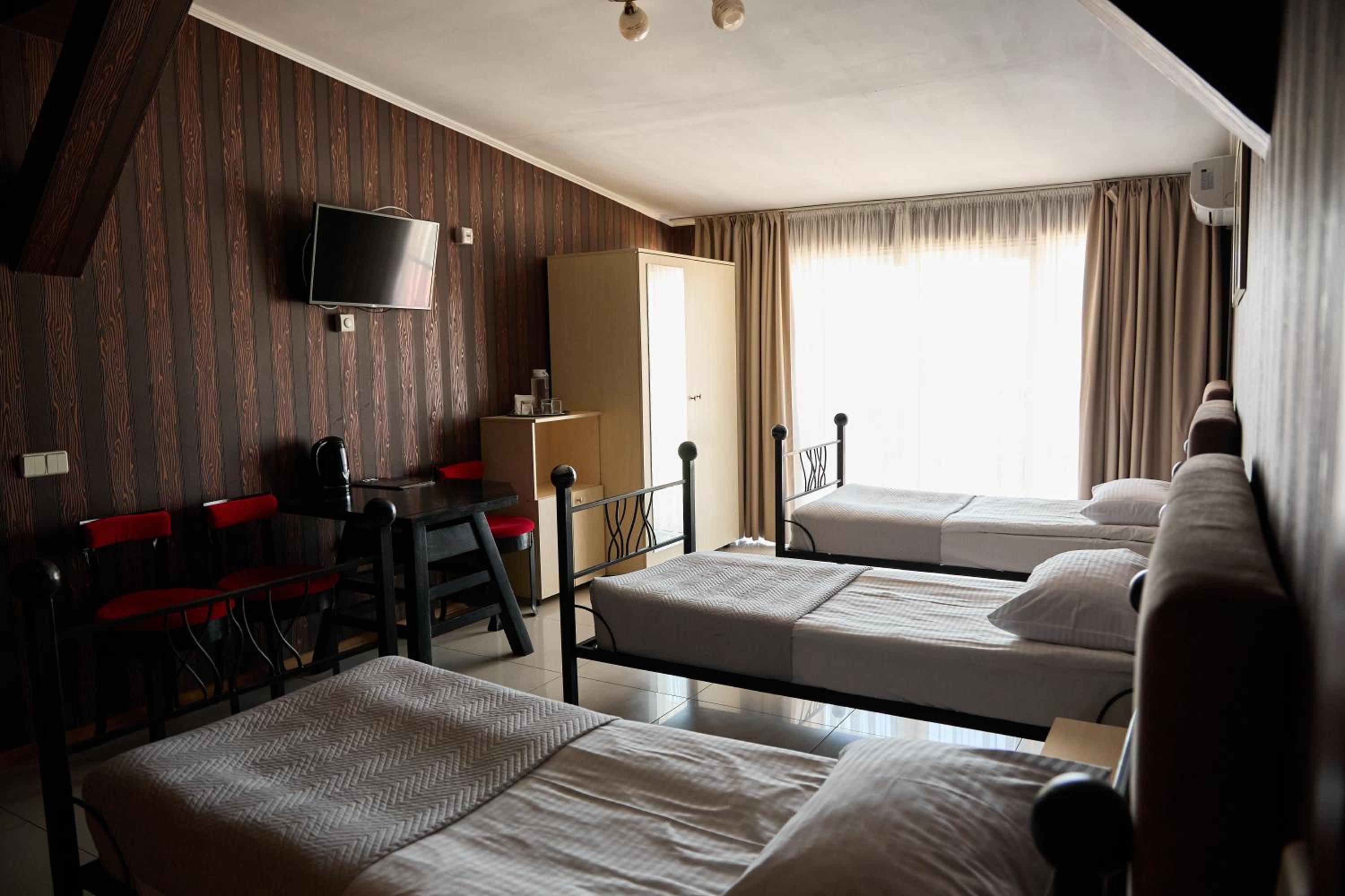 Comfort Triple Room