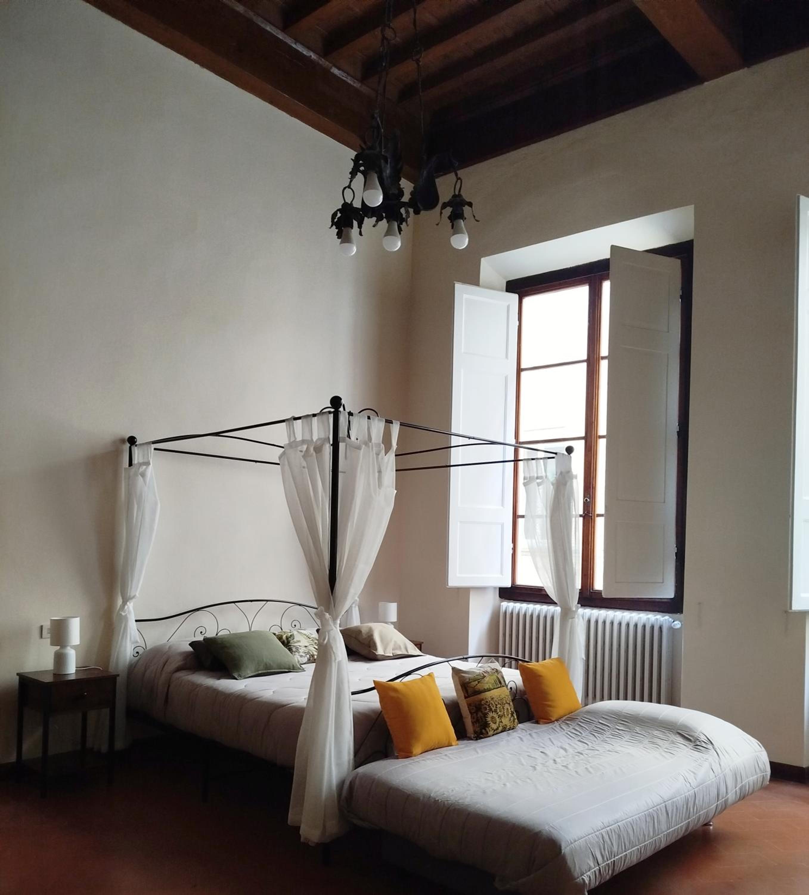 Large Double Room photo 3