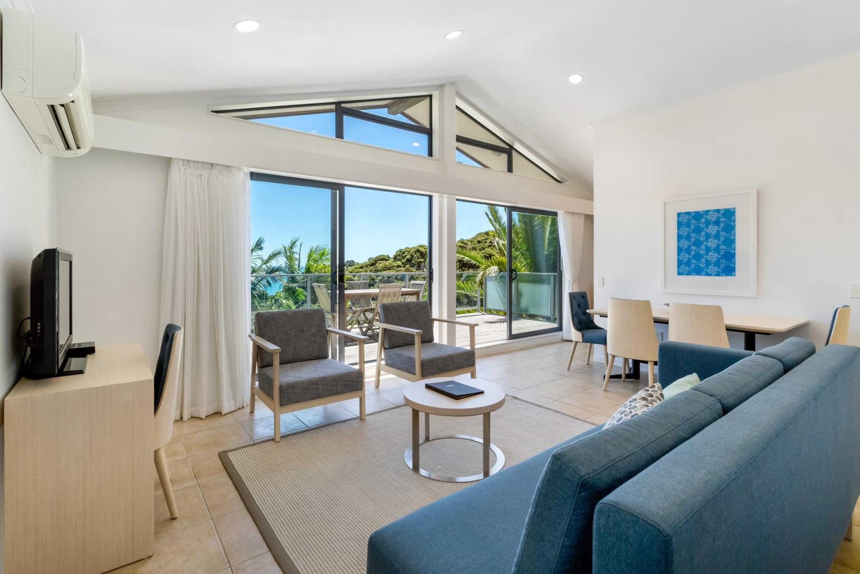 One-Bedroom Premium Apartment with Ocean View photo 1