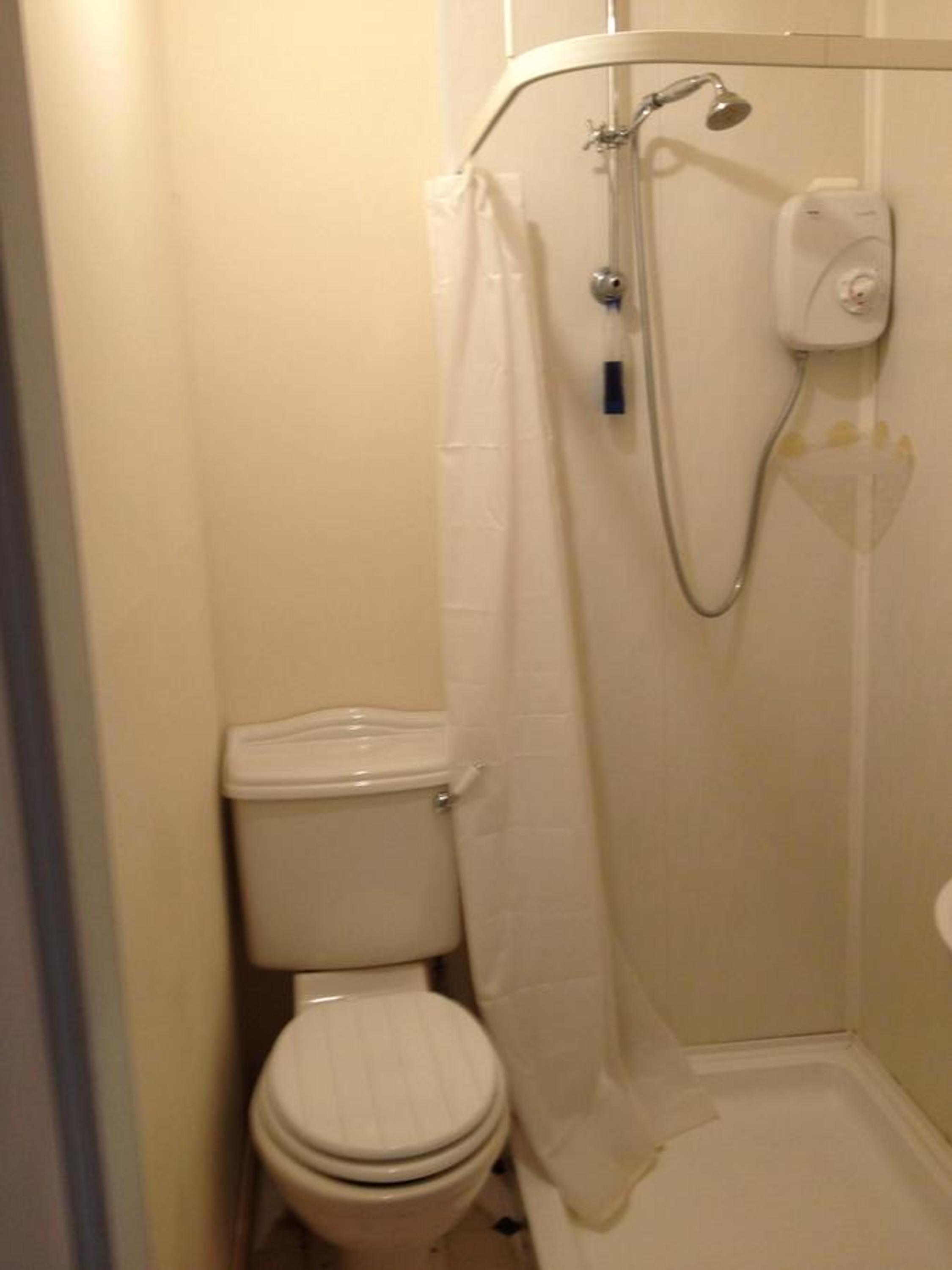 Triple Room with Bathroom photo 2