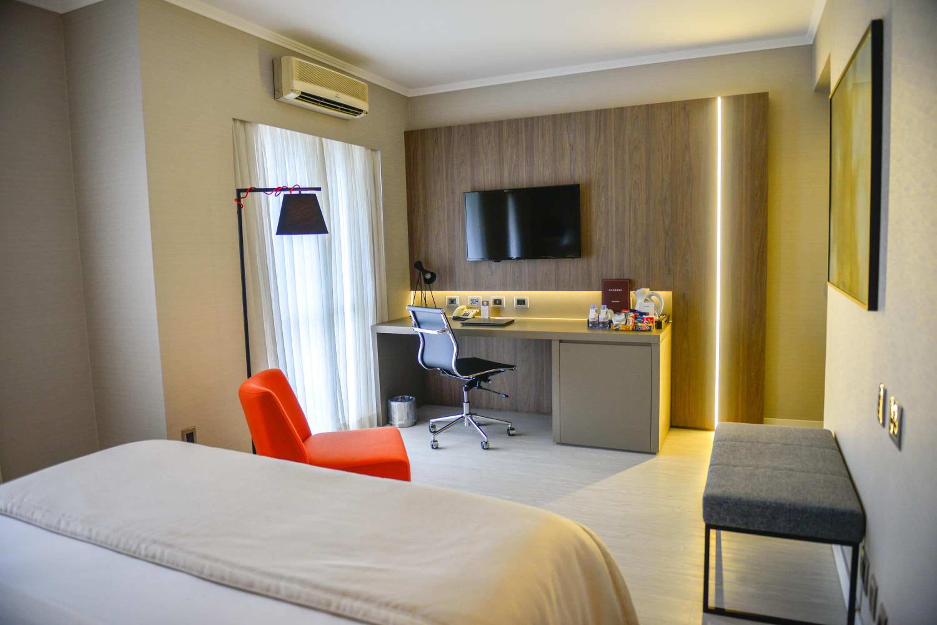 Deluxe Queen Room