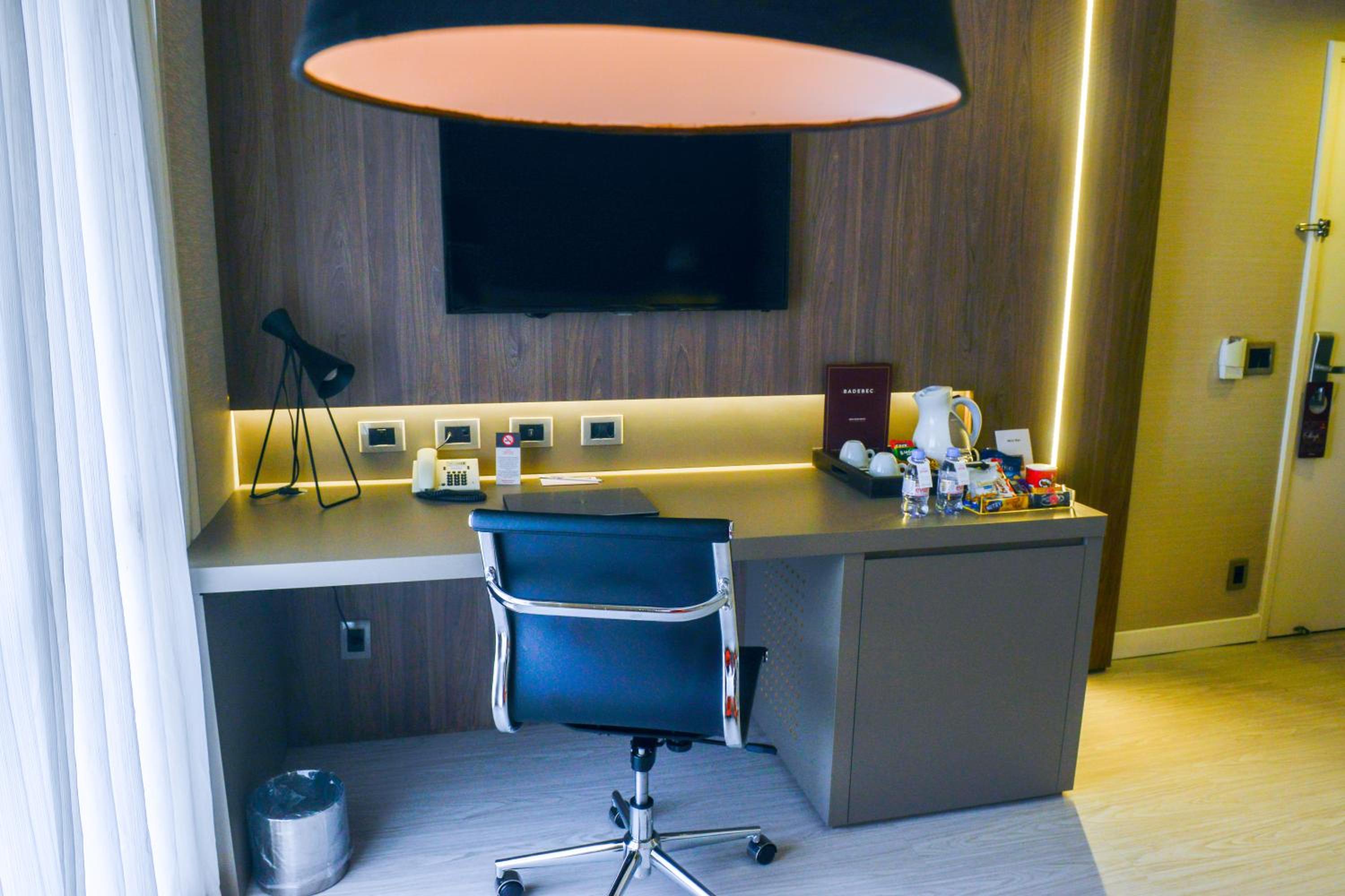 Deluxe Queen Room