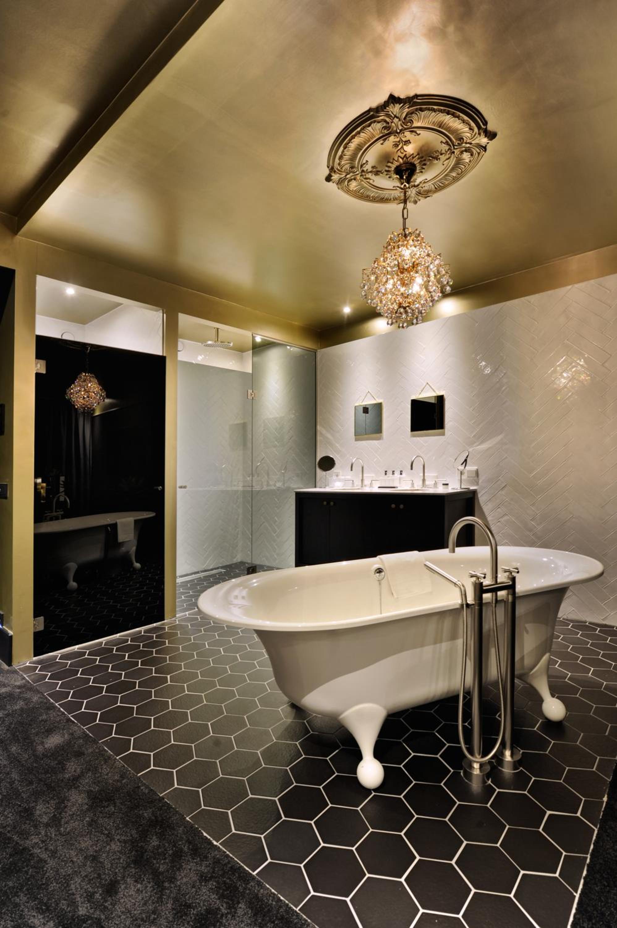 Casino Suite - Photo 2