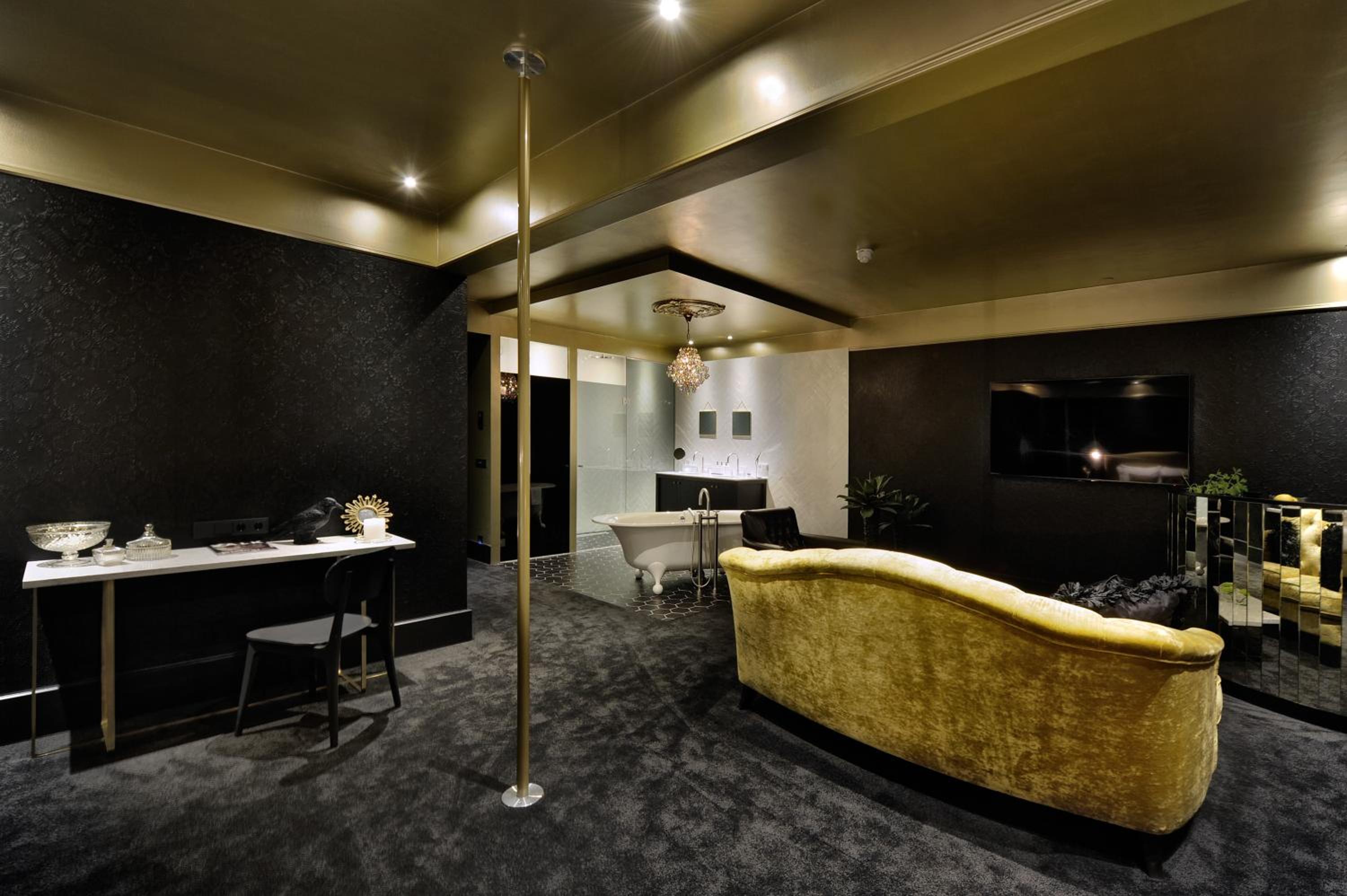 Casino Suite - Photo 3