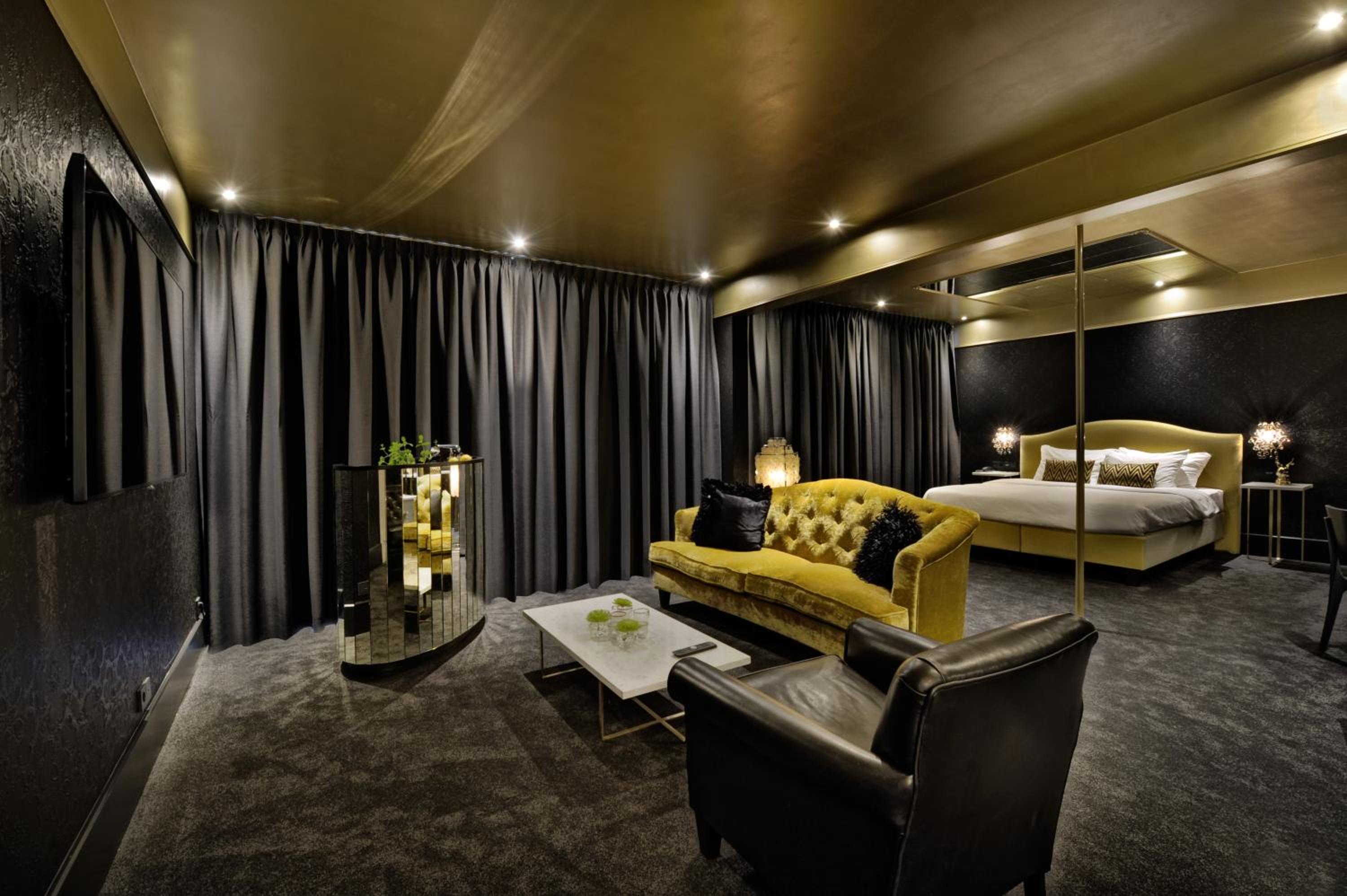 Casino Suite - Photo 4
