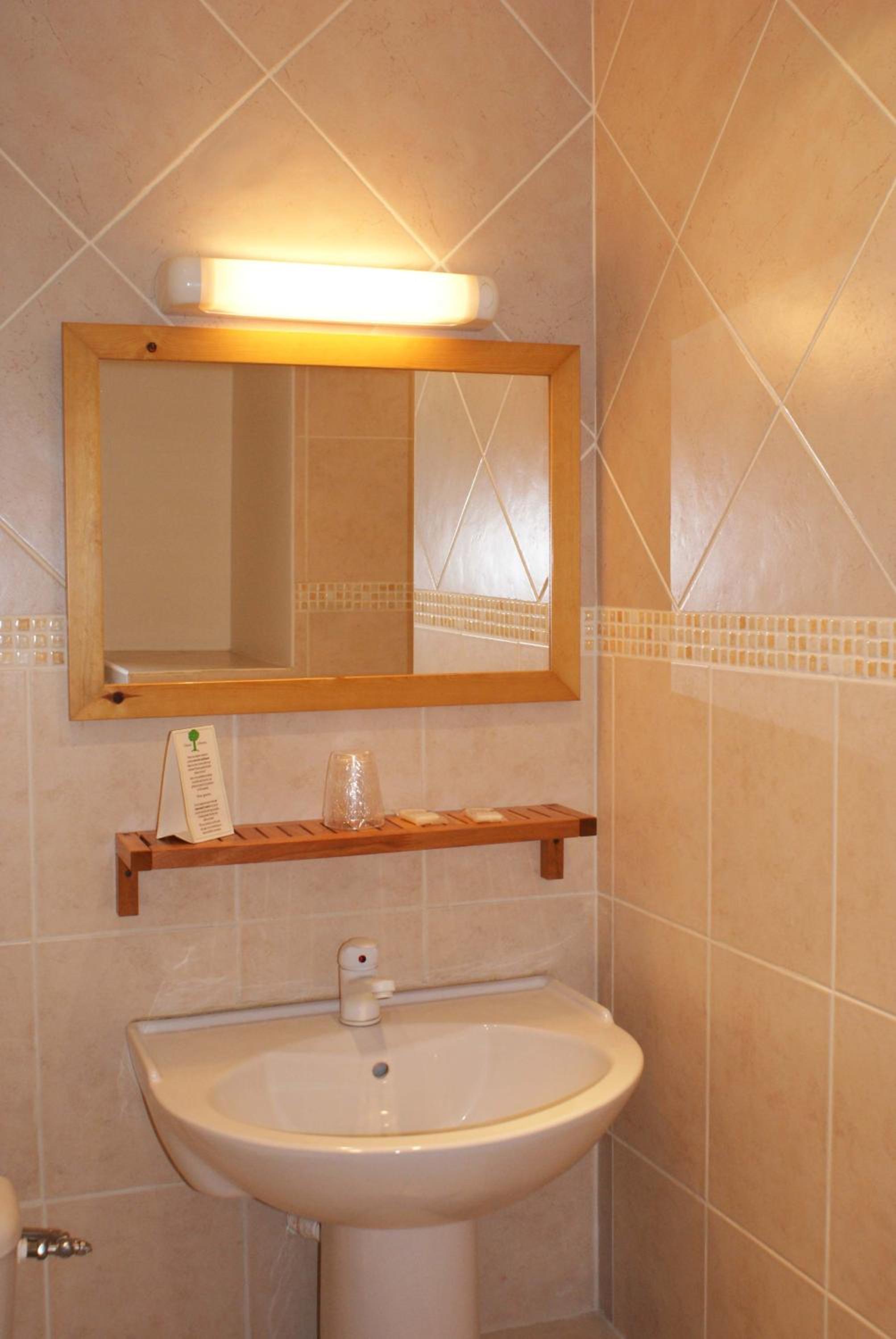 Double Room - Photo 4