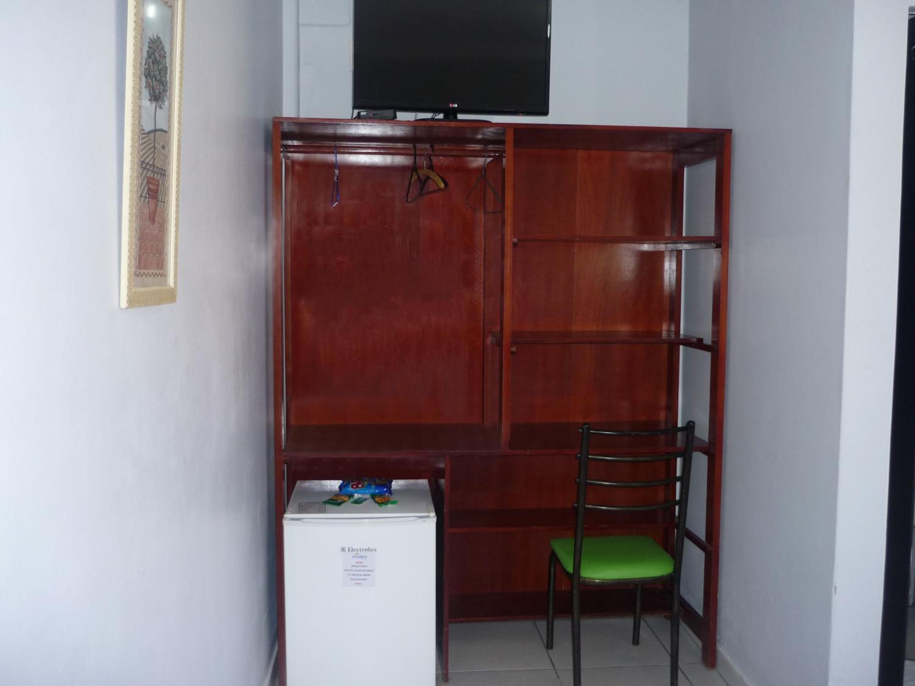 Single Room with Private Bathroom photo 2