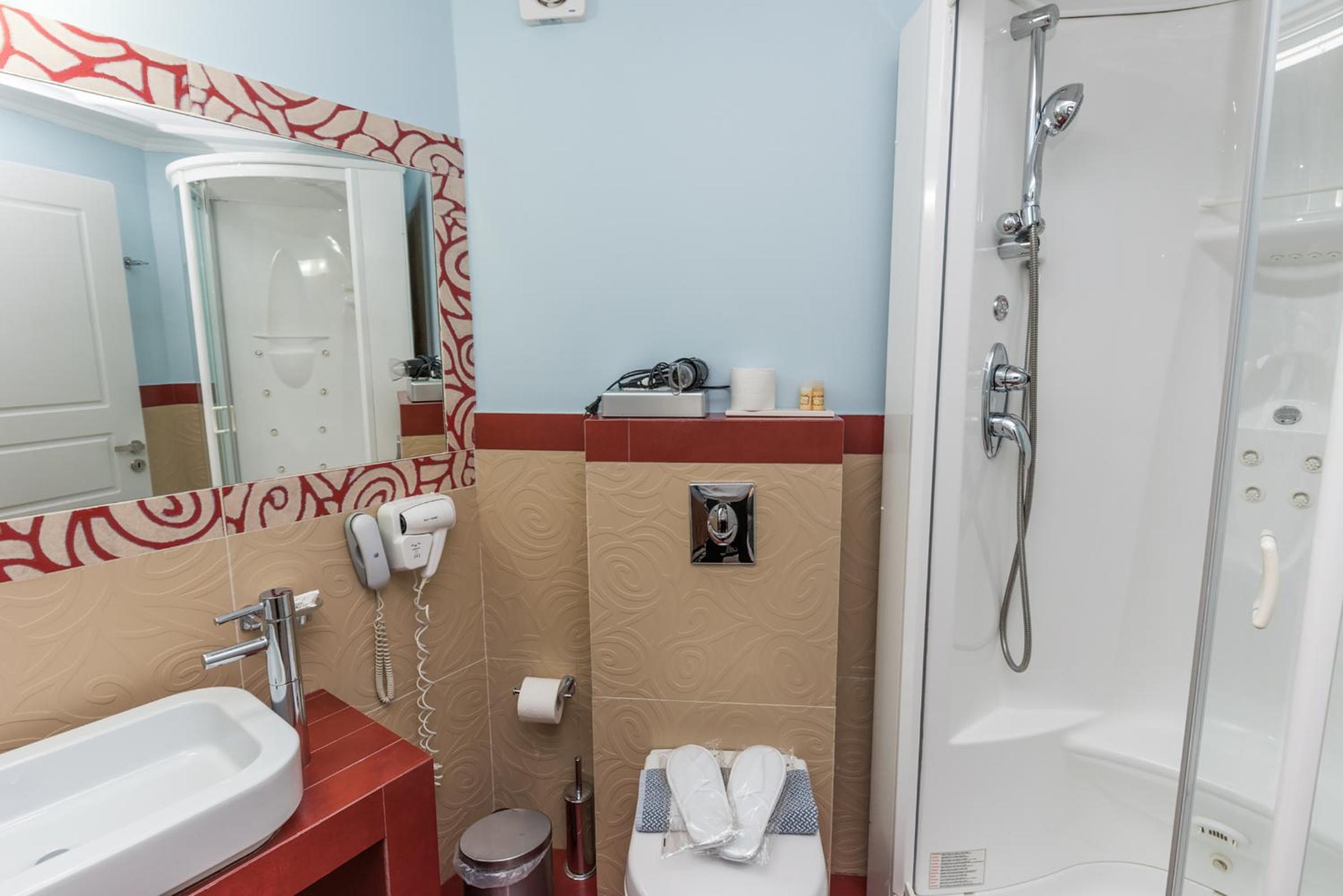 Standard Double Room - Photo 6