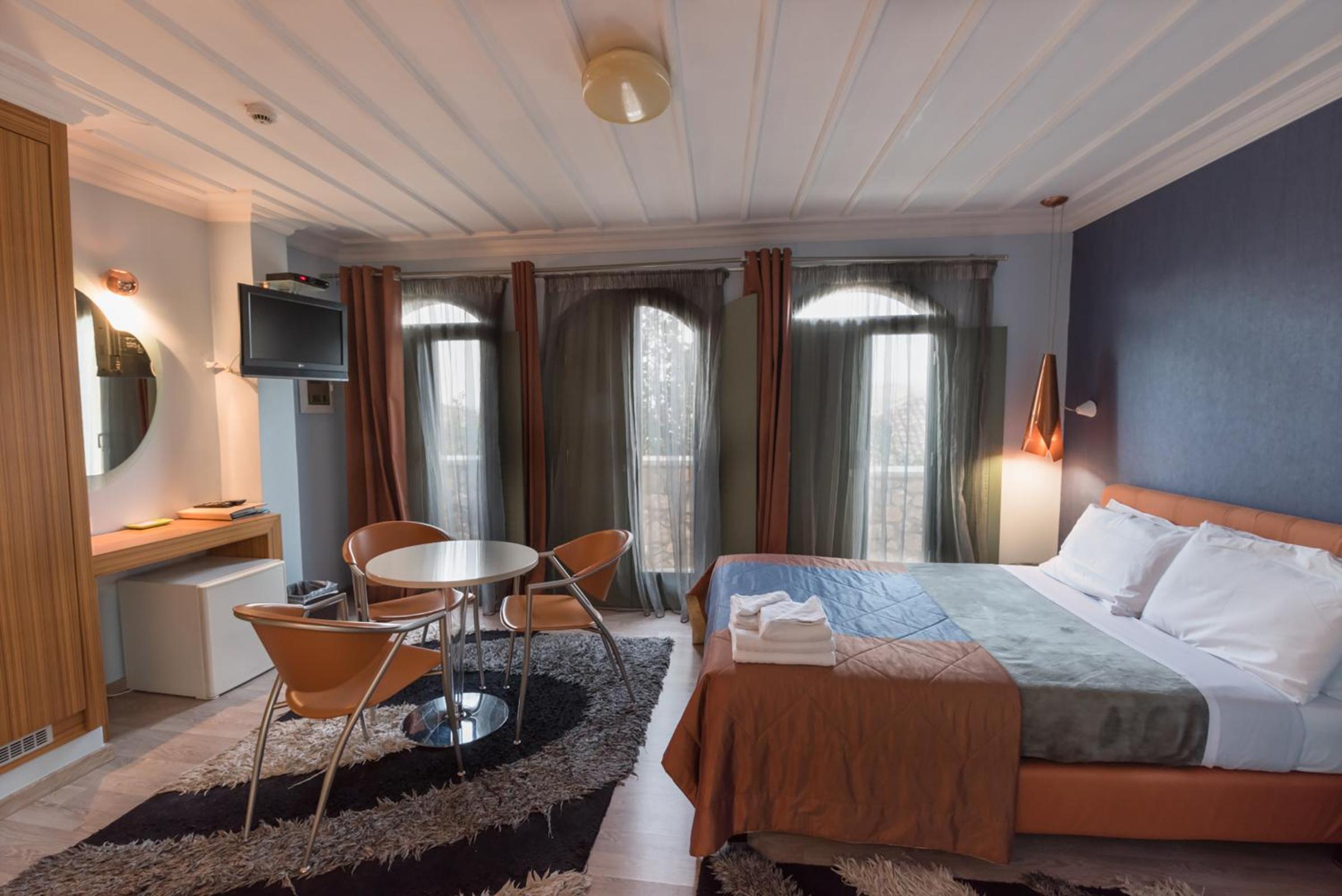 Standard Double Room - Photo 7