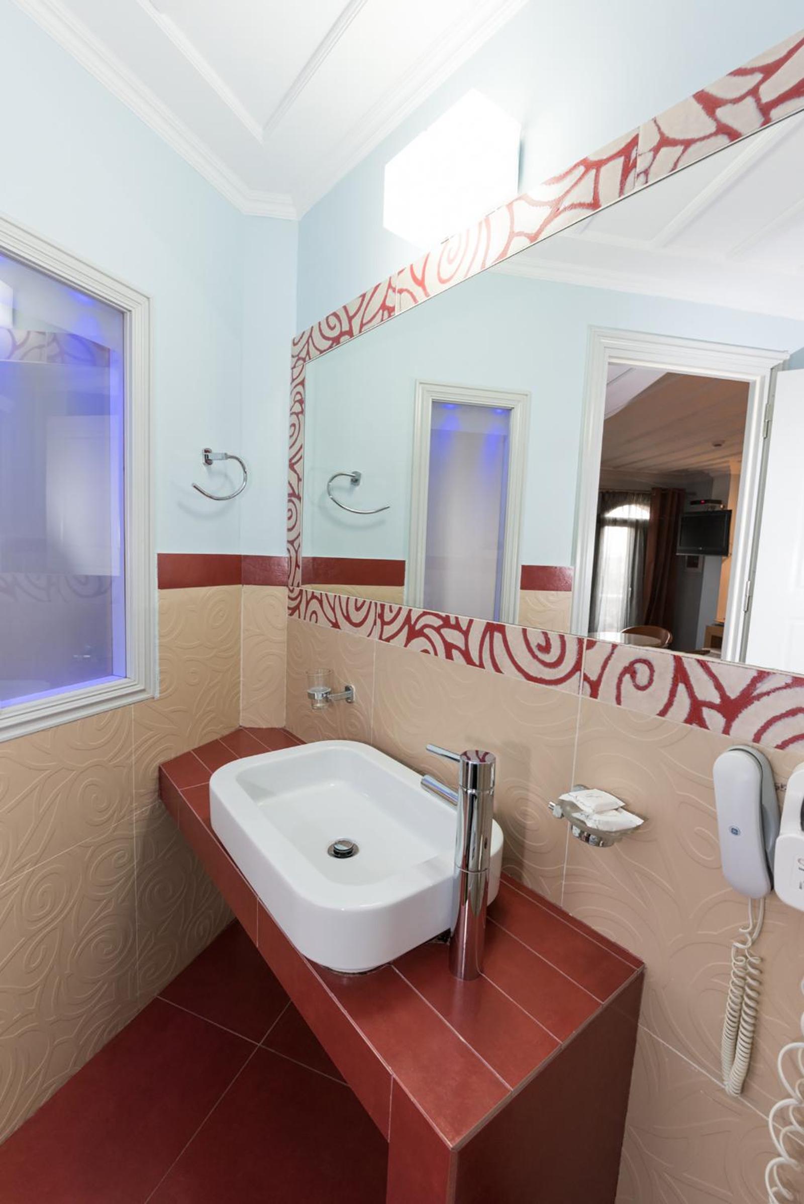 Standard Double Room - Photo 15