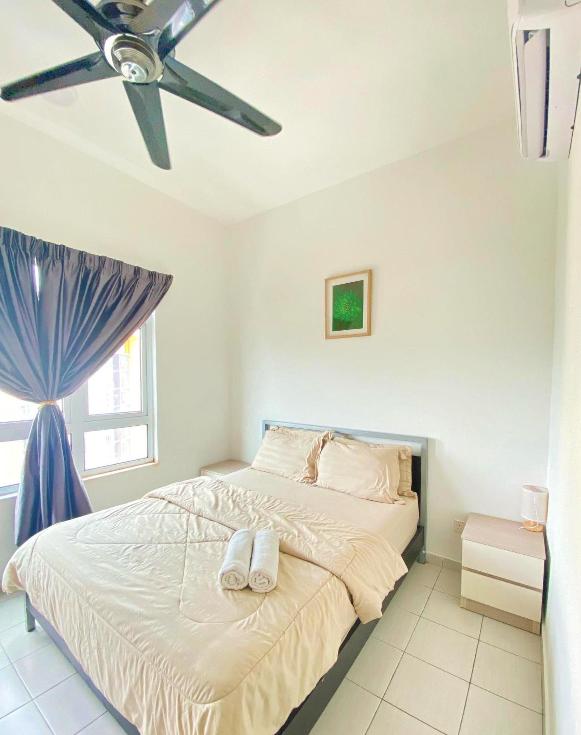 Deluxe Queen Suite