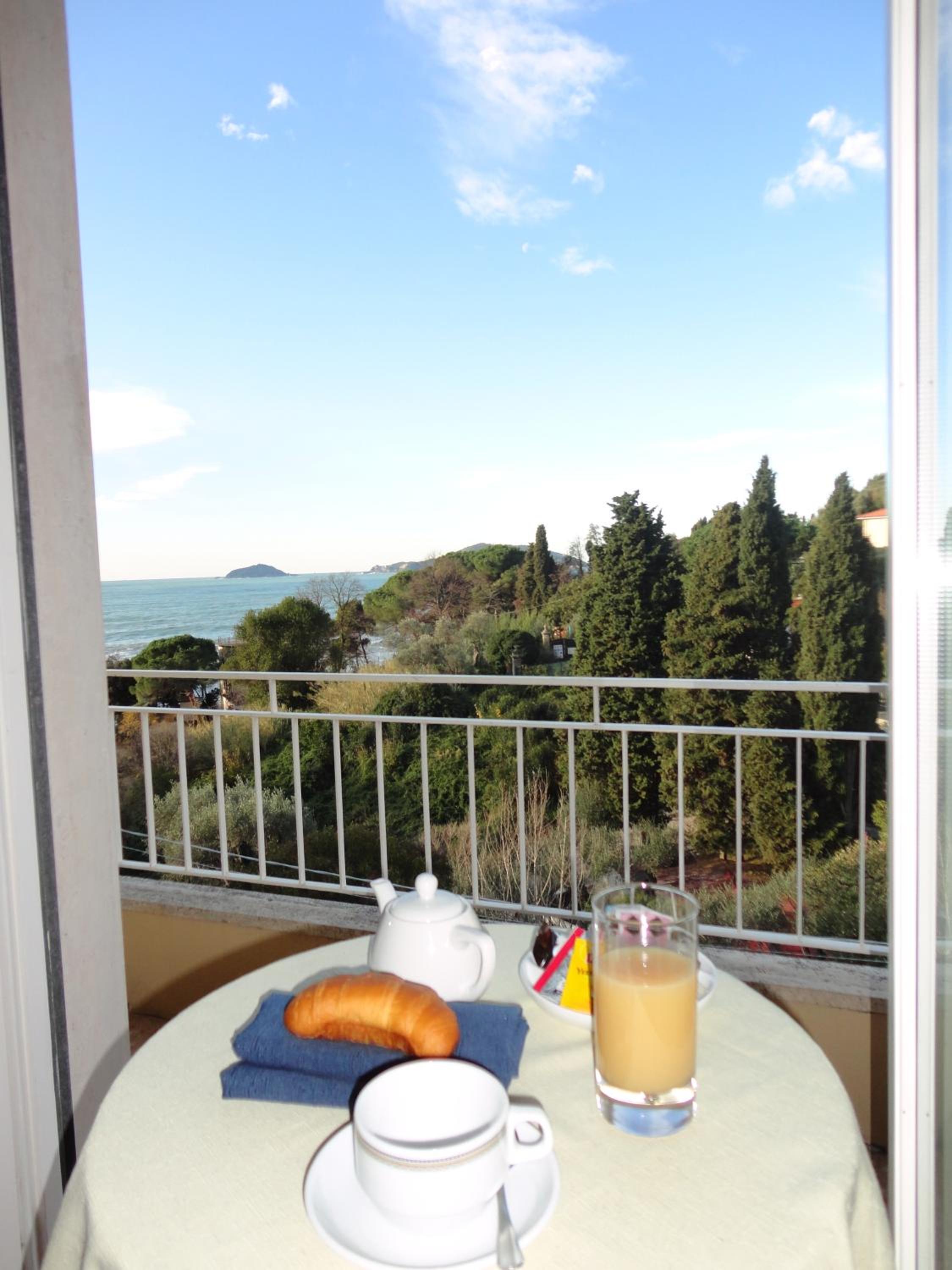 Superior Double or Twin Room with Balcony - Photo 2