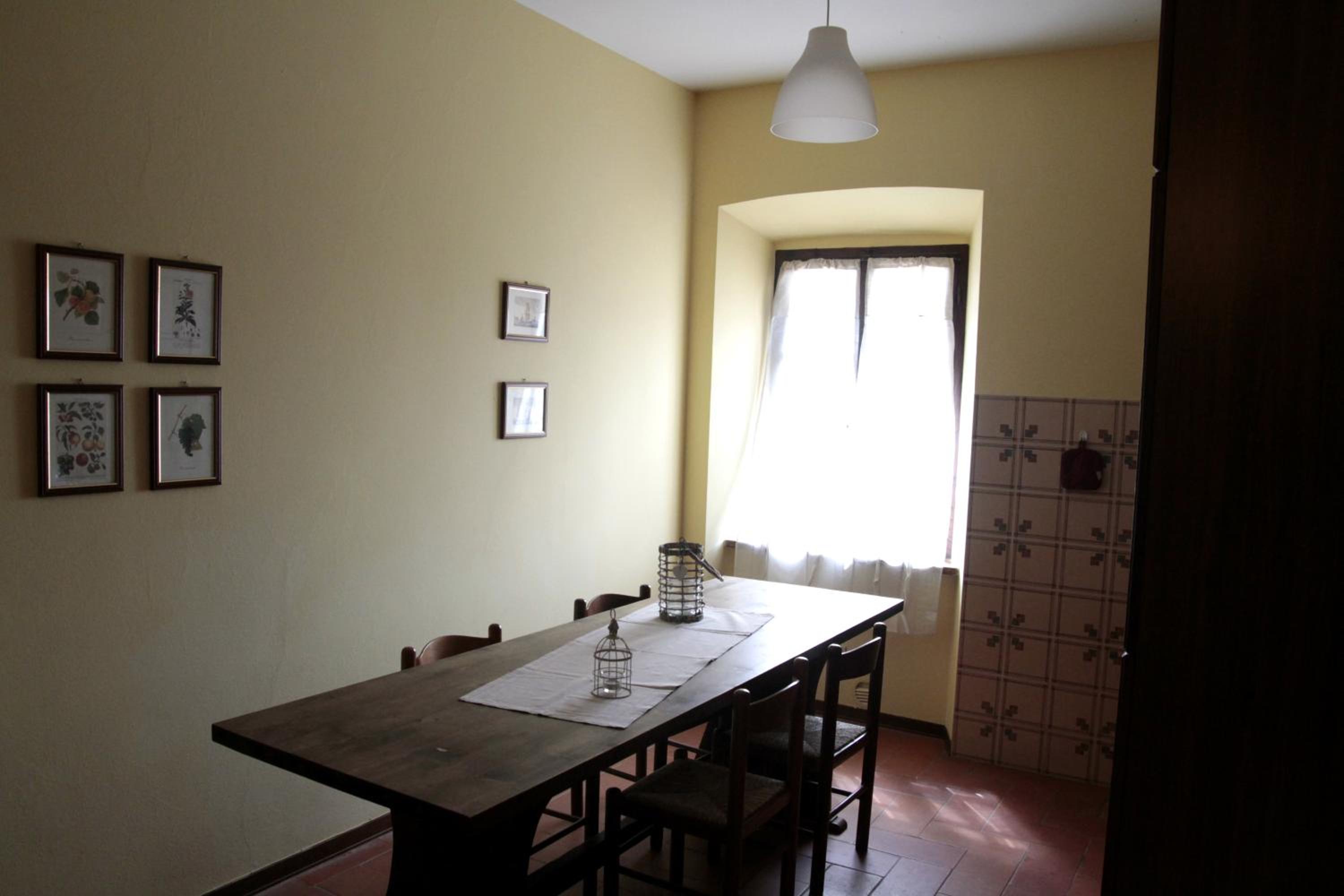 One-Bedroom Apartment - Photo 2