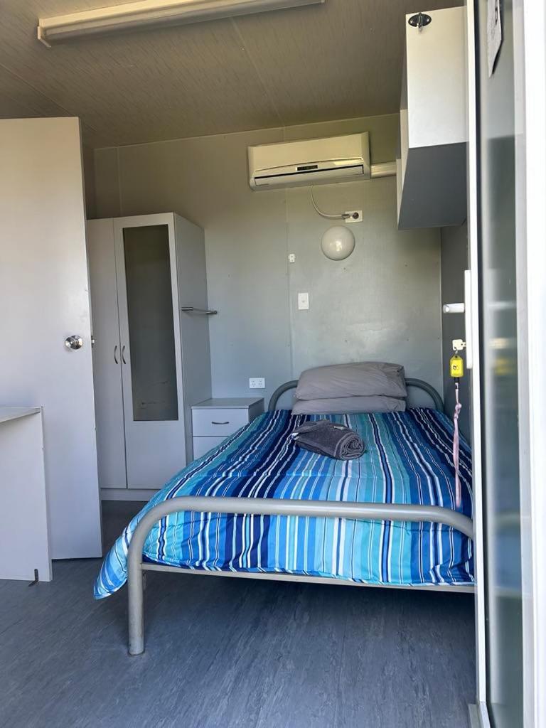 Single Room with Bathroom photo 1