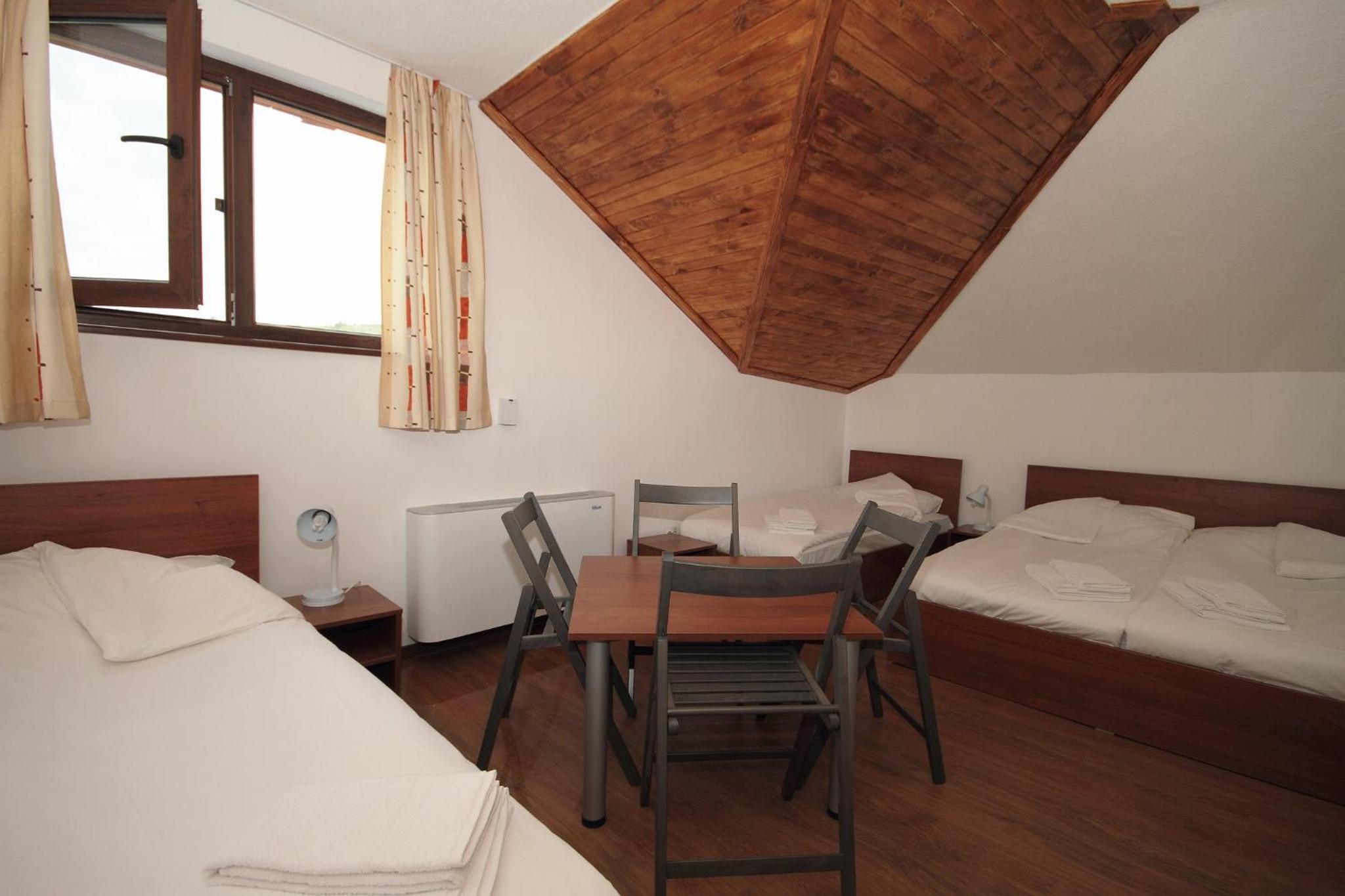 Classic Quadruple Room photo 2