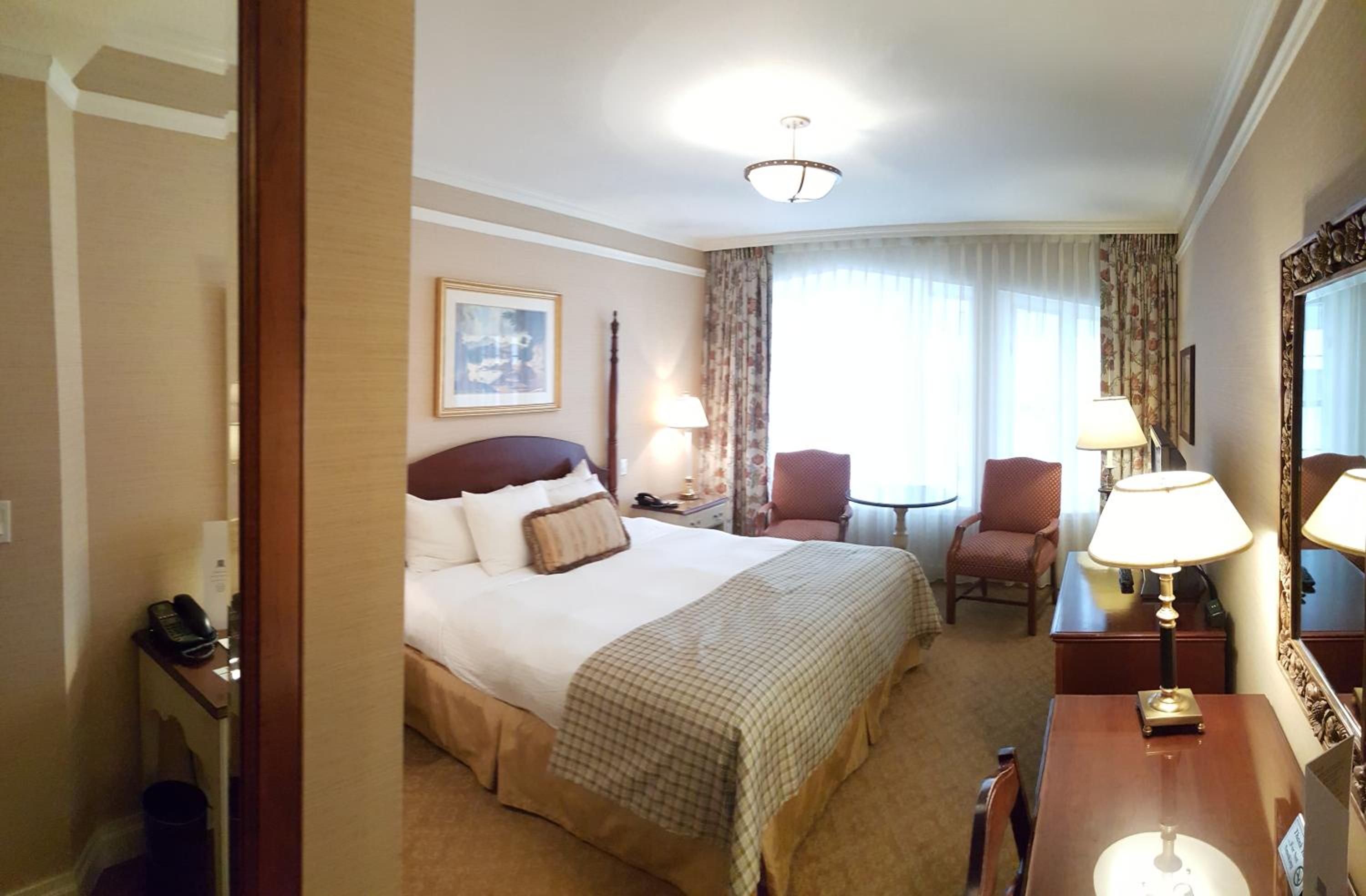 King Superior Room thumbnail 6
