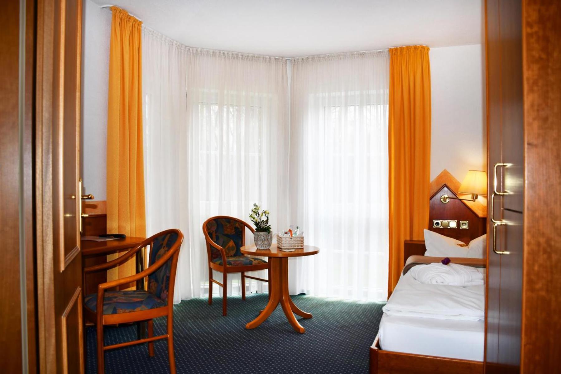 Deluxe Single Room