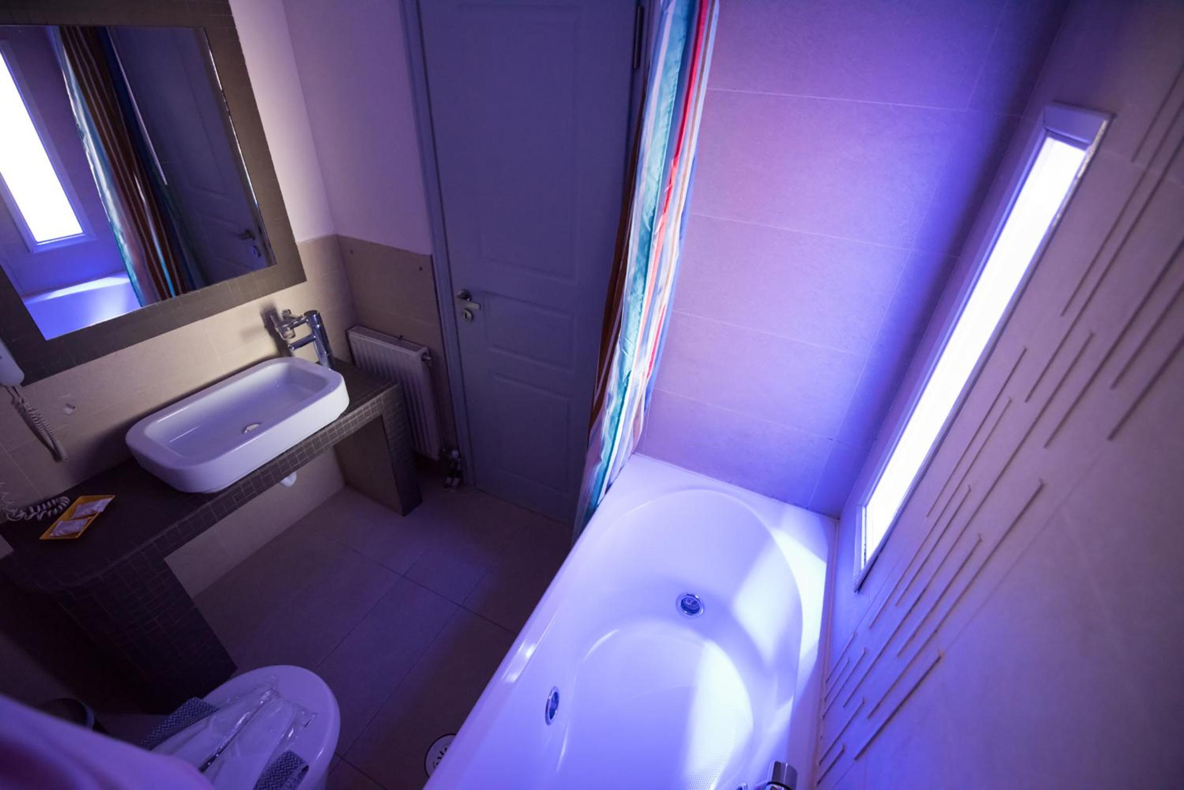 Deluxe Double Room with Sea View - Photo 15