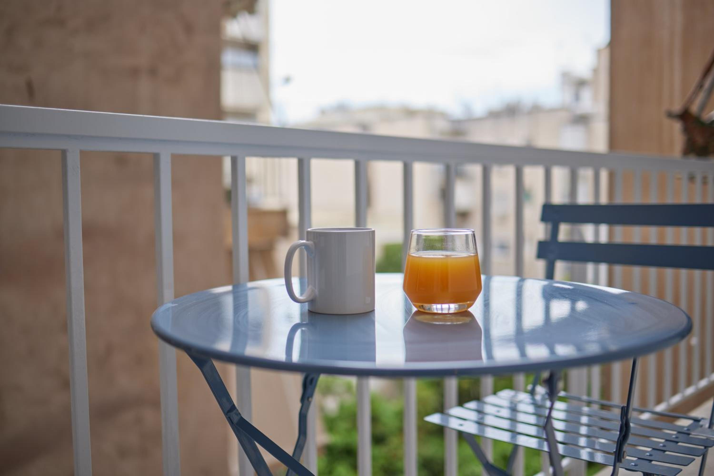 One-Bedroom Apartment with Balcony photo 1