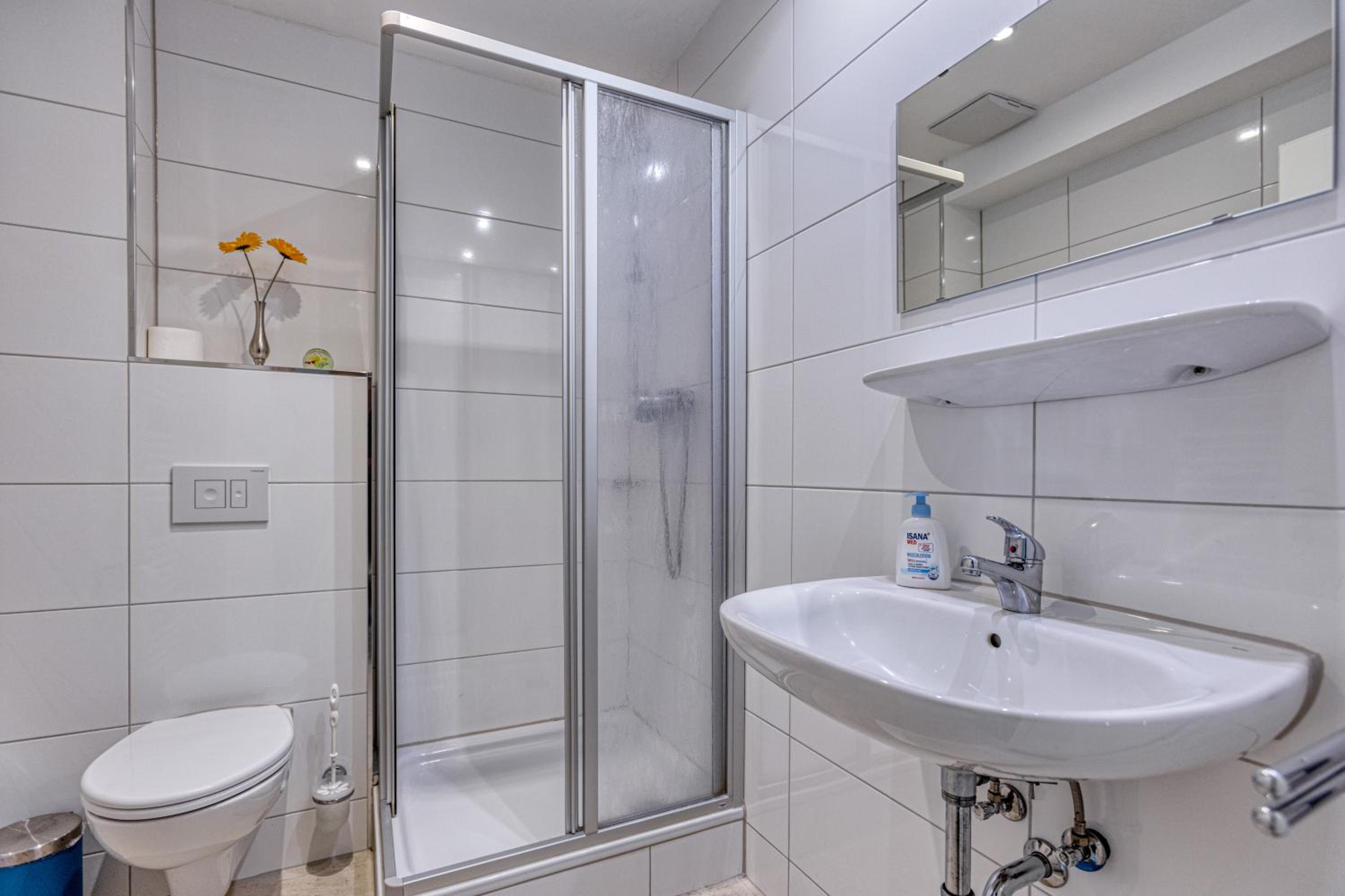 Single Room with Private External Bathroom