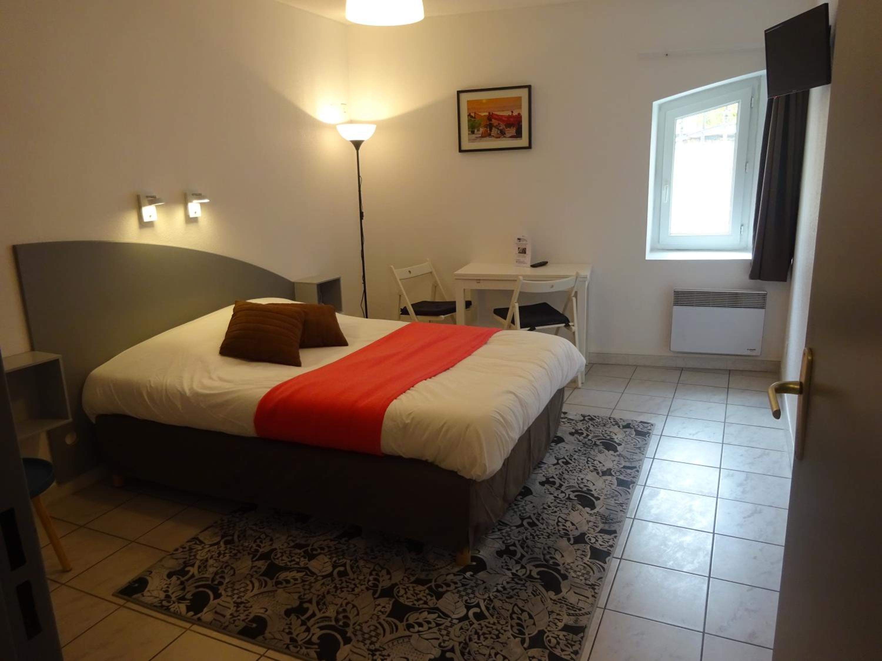 Superior Studio with Air Conditioned - Photo 31