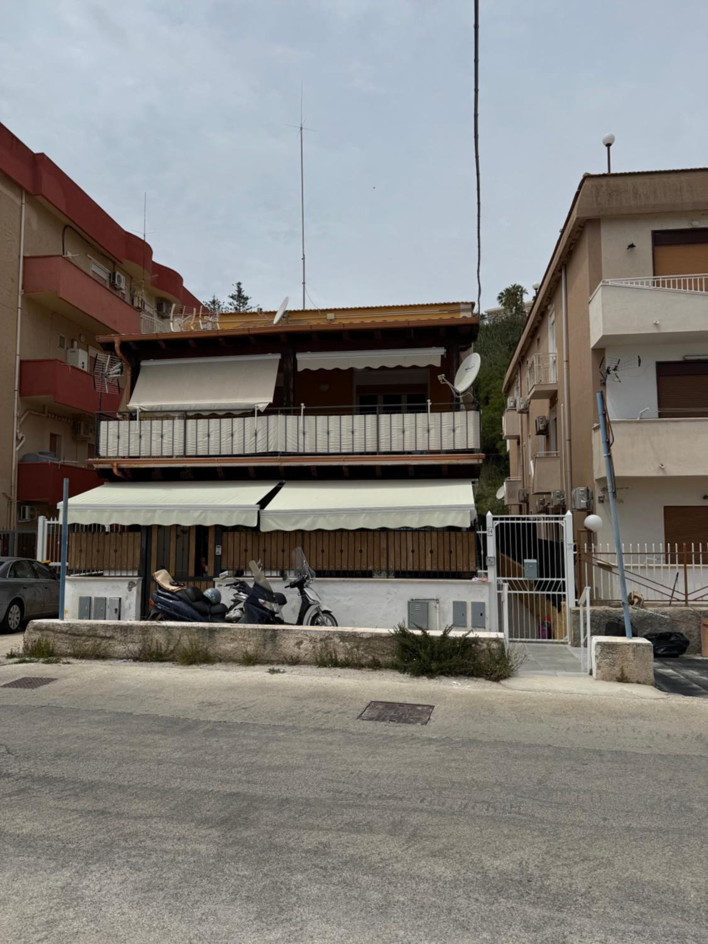 Two-Bedroom Apartment with Terrace and Sea View photo 3
