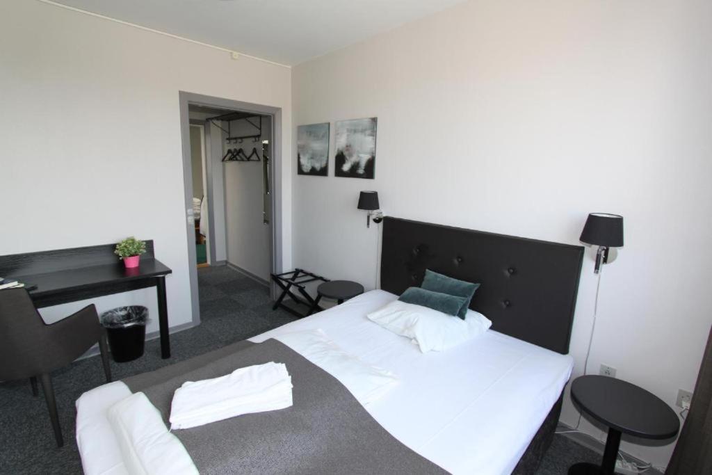 Double Room - Photo 3