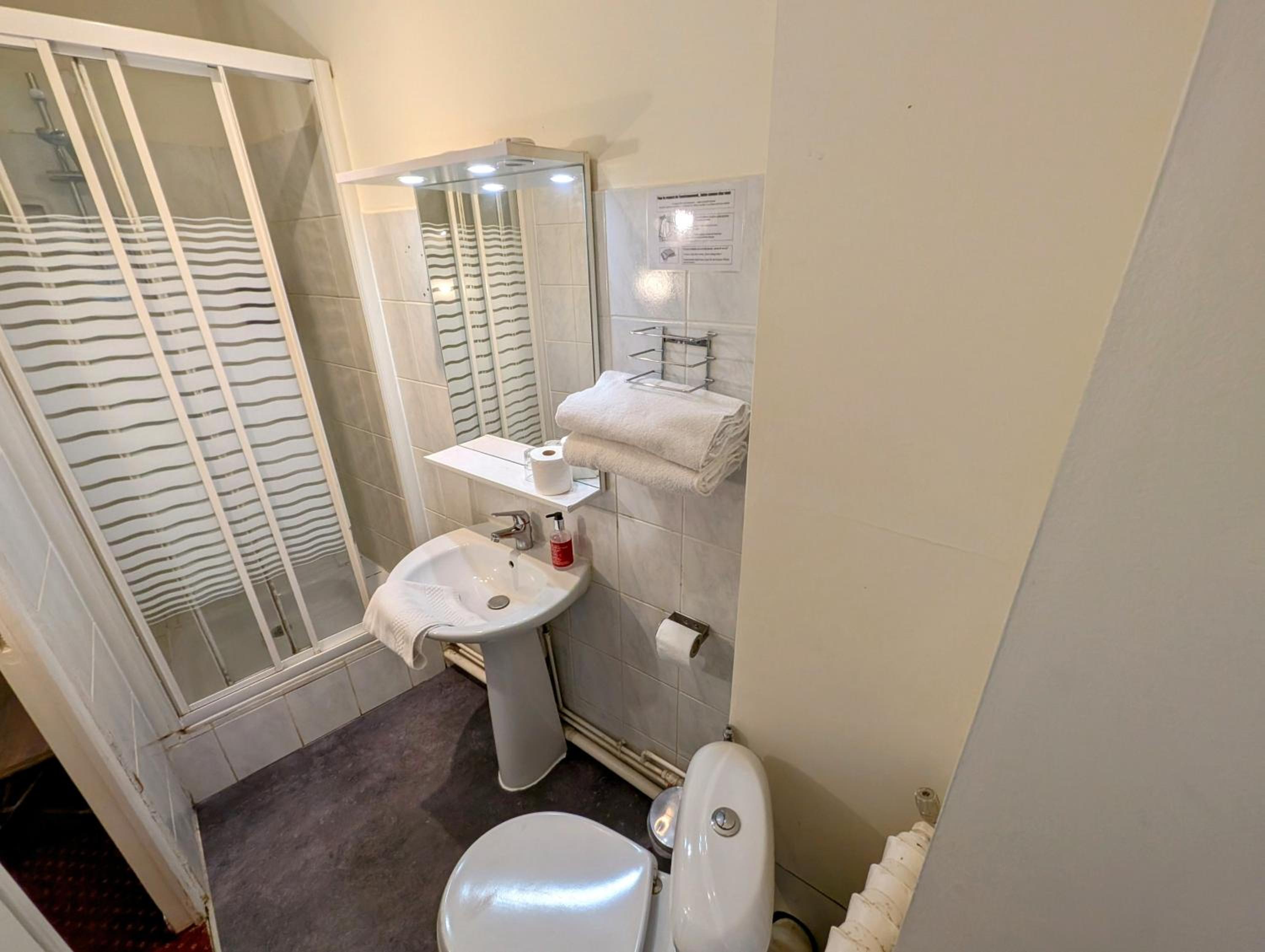 Economy Double Room (No elevator access) photo 2