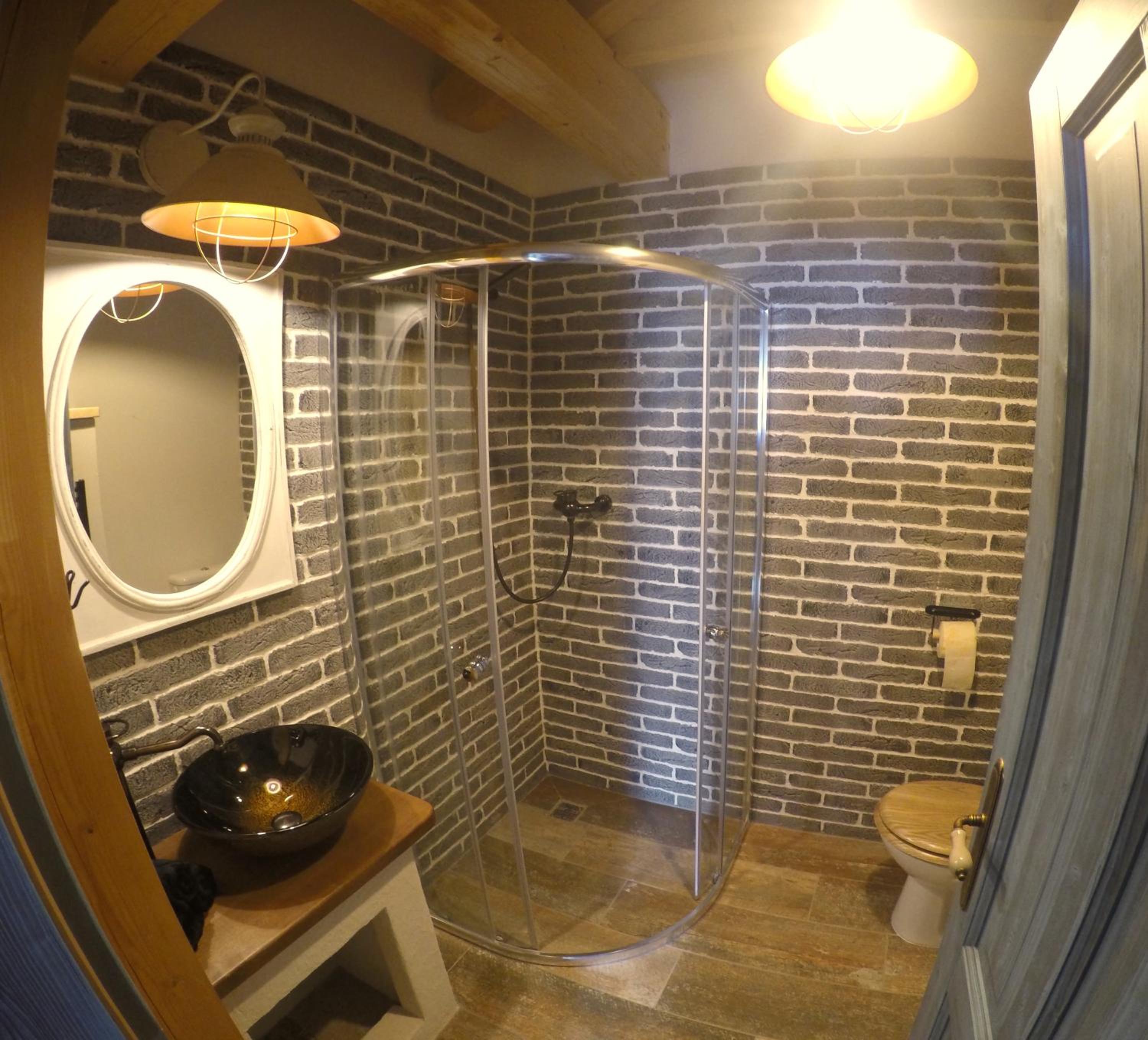 2-Bedroom Apartment With Mountain View photo 2