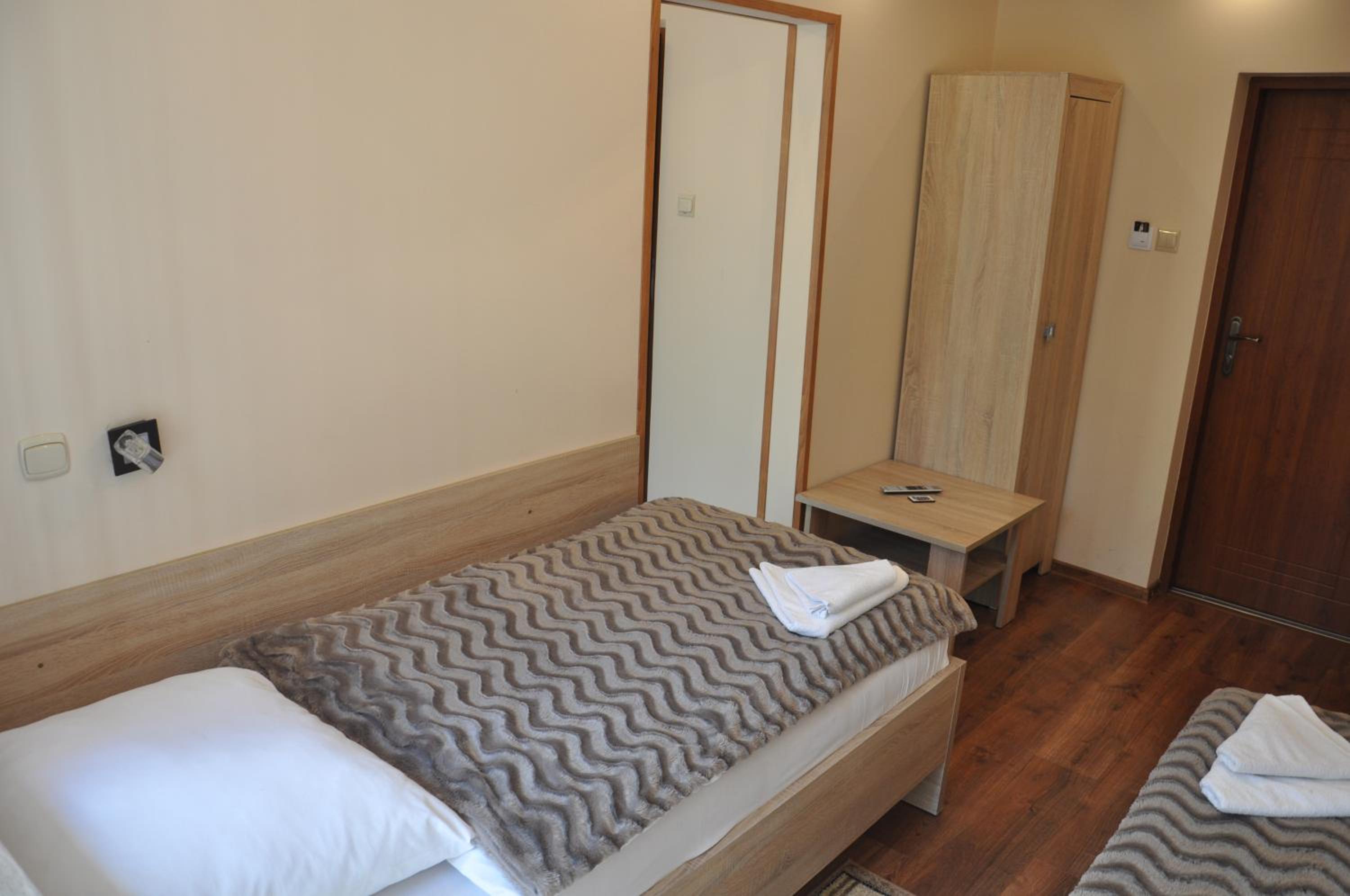 Double Room - Photo 5