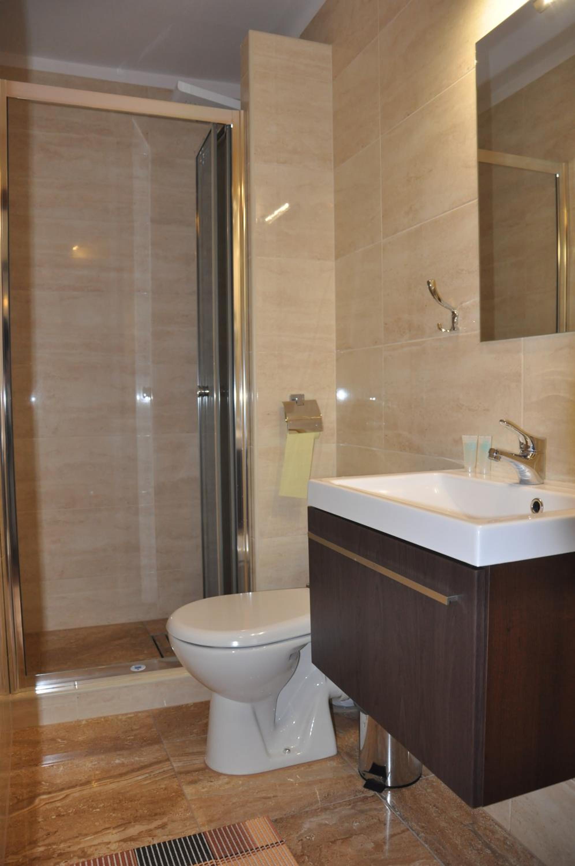 Double Room - Photo 4