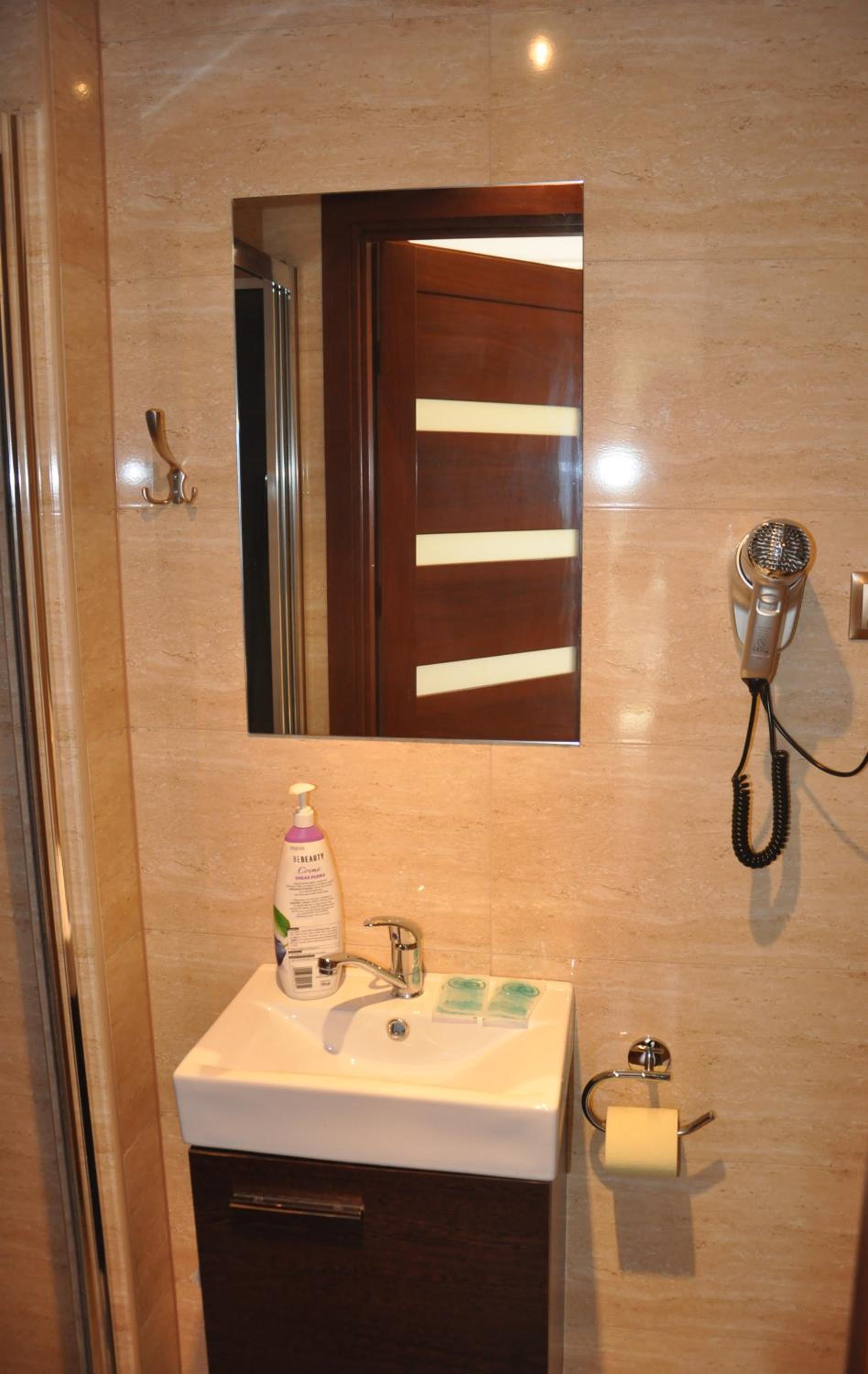 Double Room - Photo 3