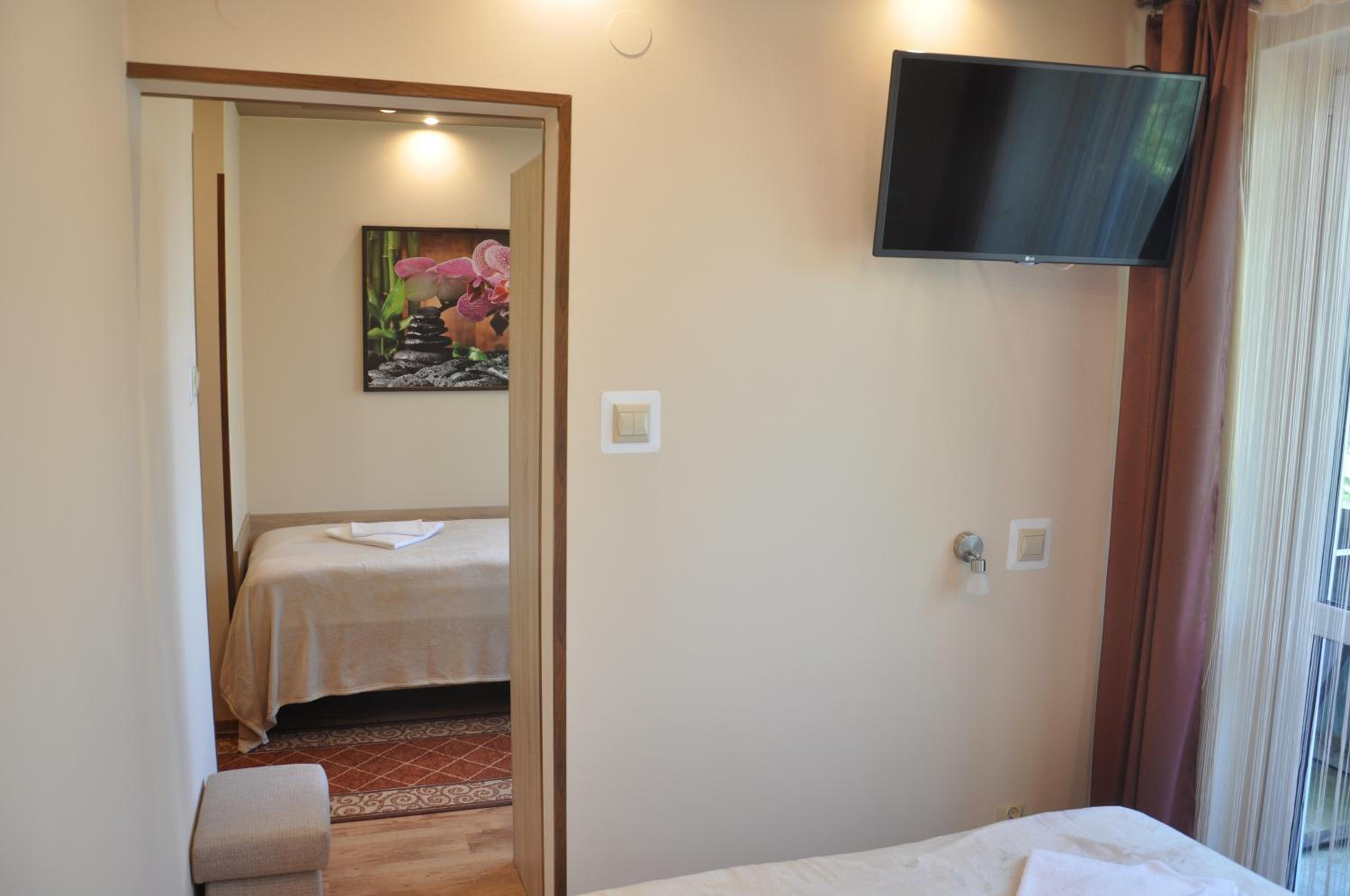 Comfort Triple Room - Photo 22