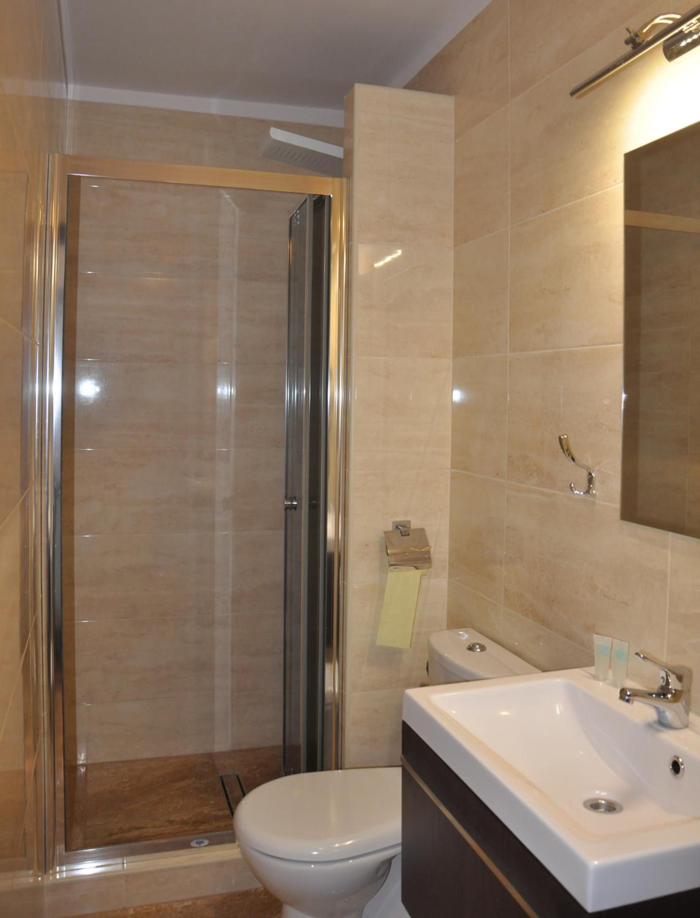 Double Room - Photo 13